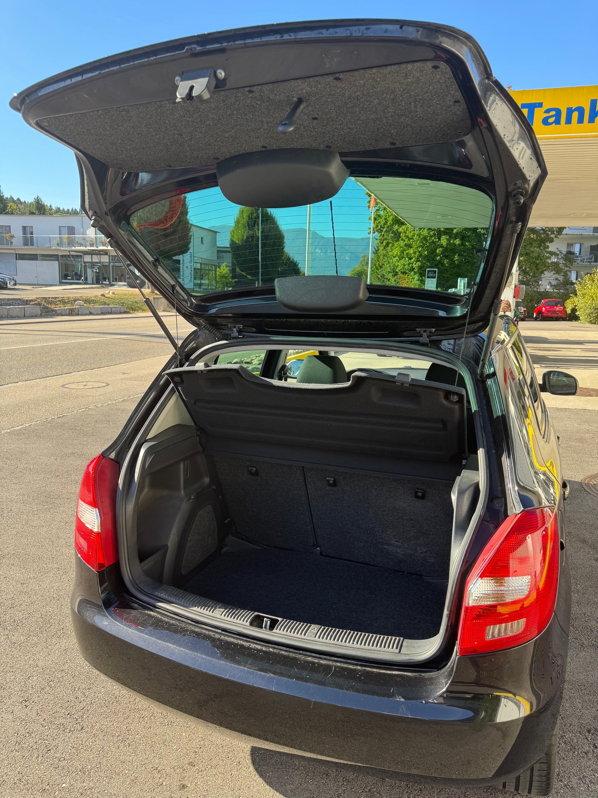 SKODA Fabia 1.4 Elegance-image-6