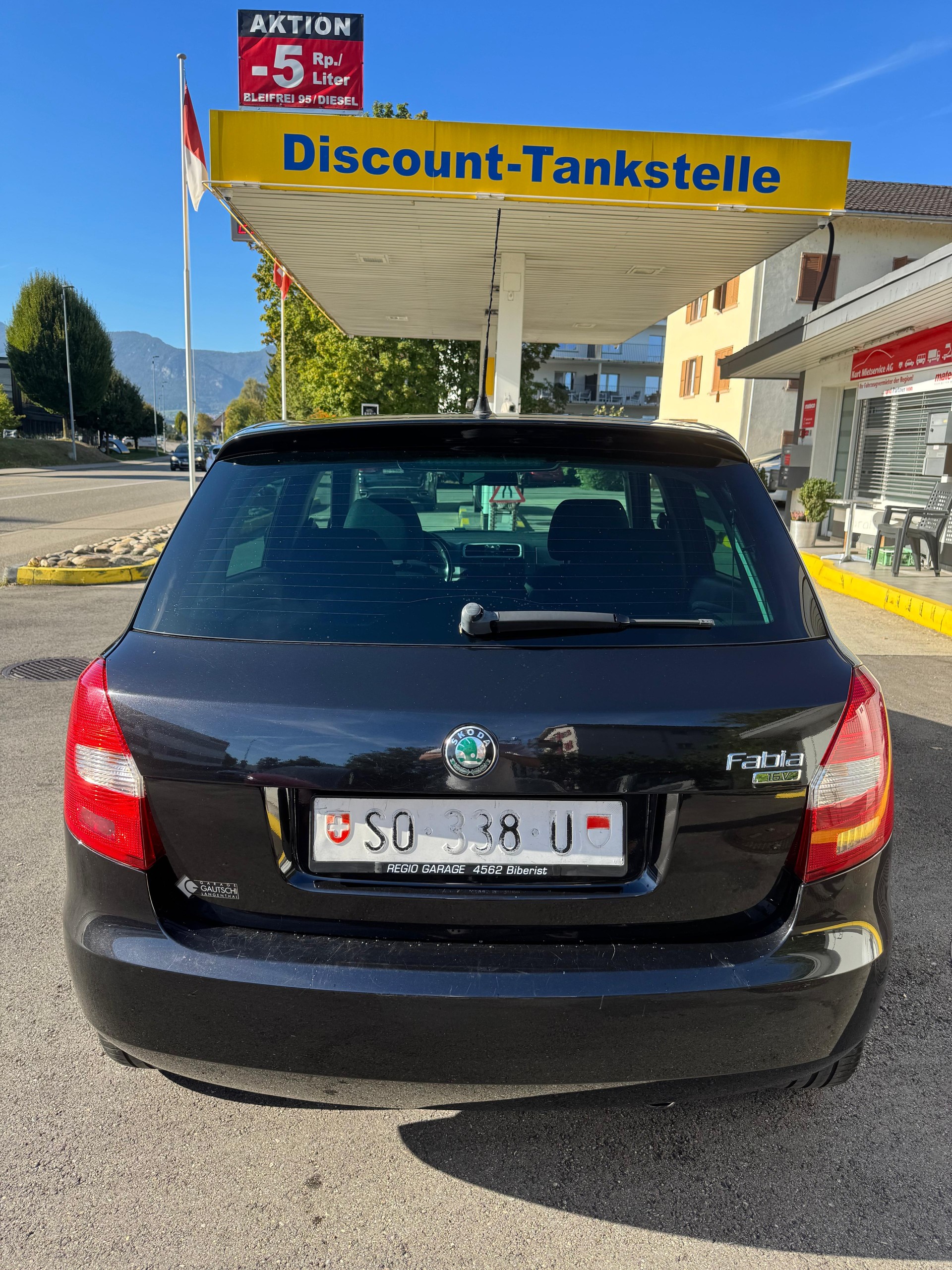 SKODA Fabia 1.4 Elegance-image-4