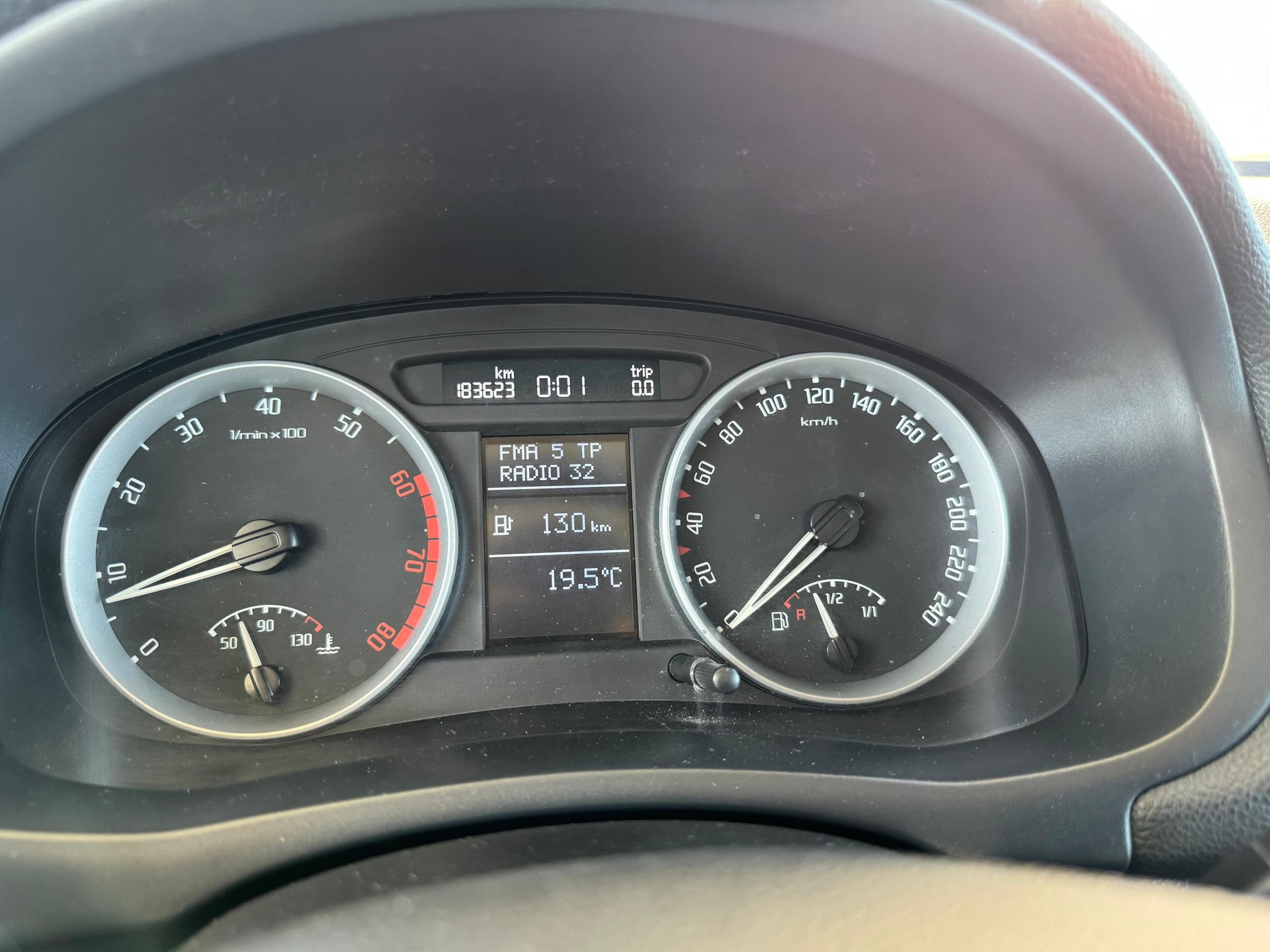 SKODA Fabia 1.4 Elegance-image-15