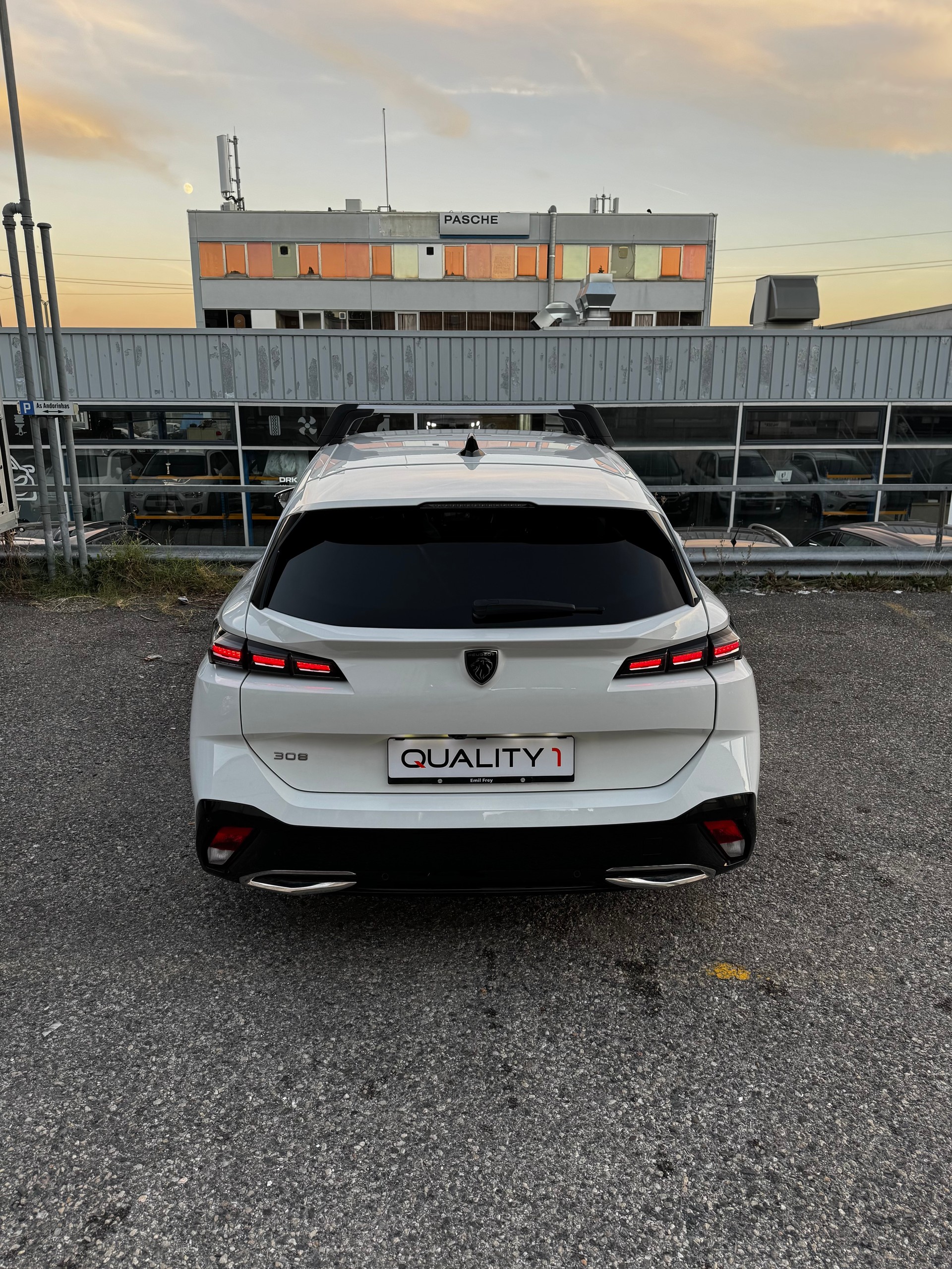 PEUGEOT 308 SW 1.5 BlueHDI Allure Pack EAT8-image-4