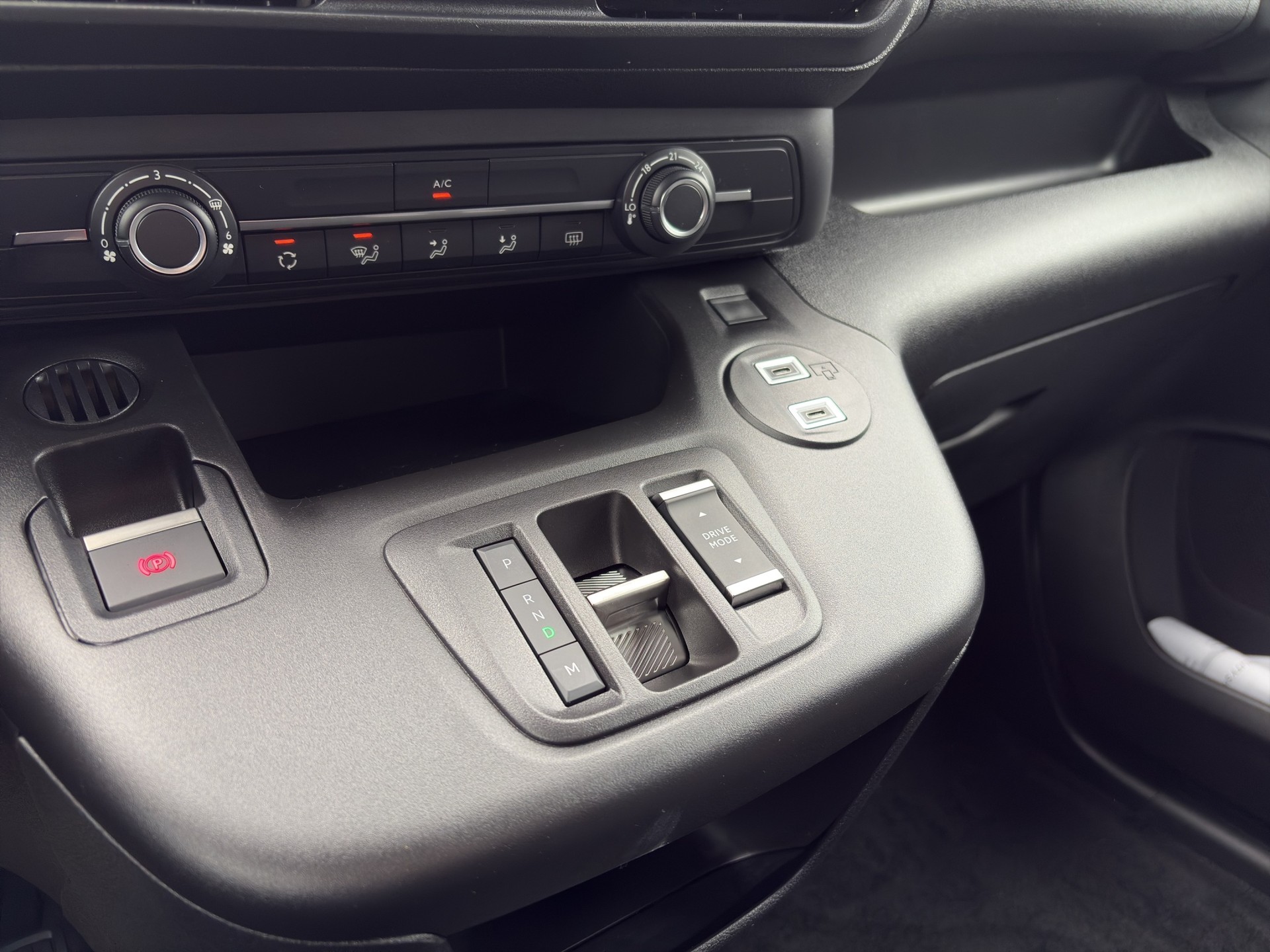 PEUGEOT Partner 1.5HDi Stand. 650 A8 net-image-8