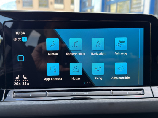 VW Golf 2.0 TSI Style DSG 4M-image-10