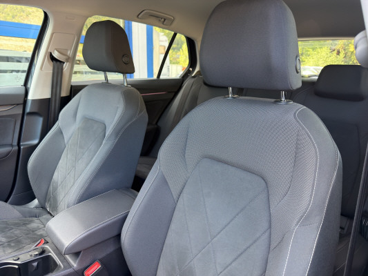 VW Golf 2.0 TSI Style DSG 4M-image-13