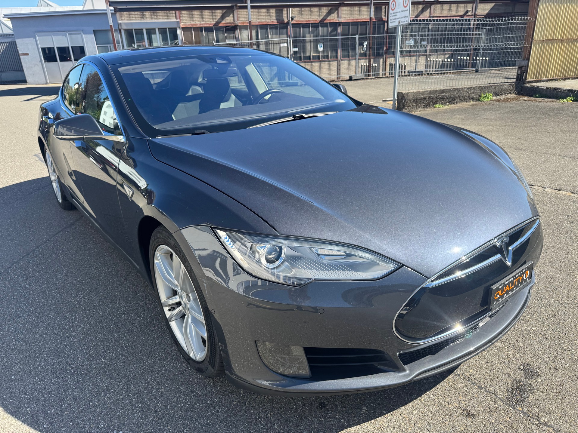 TESLA Model S 85 D-image-0