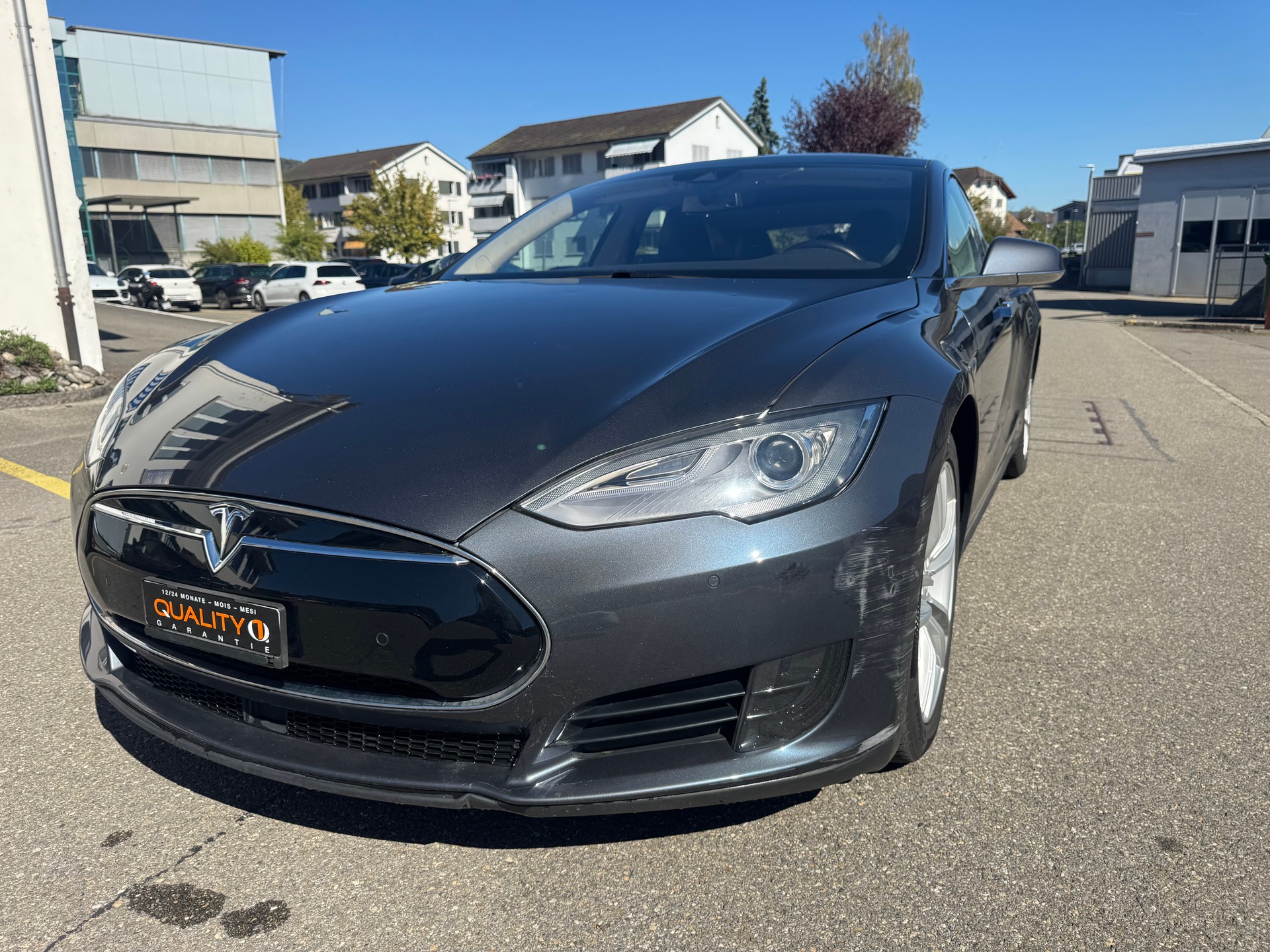 TESLA Model S 85 D-image-9