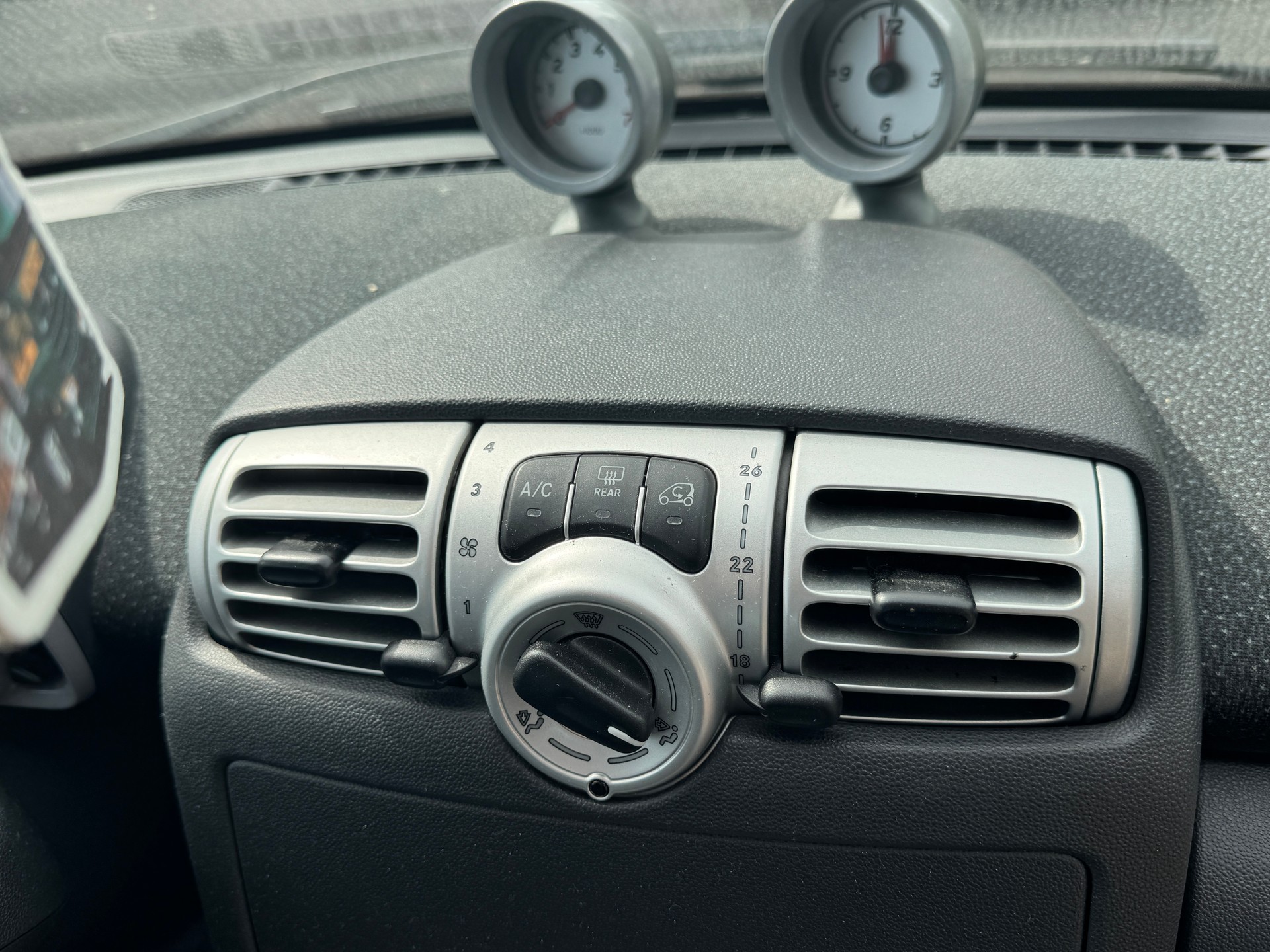 SMART Fortwo MHd coupé-image-10