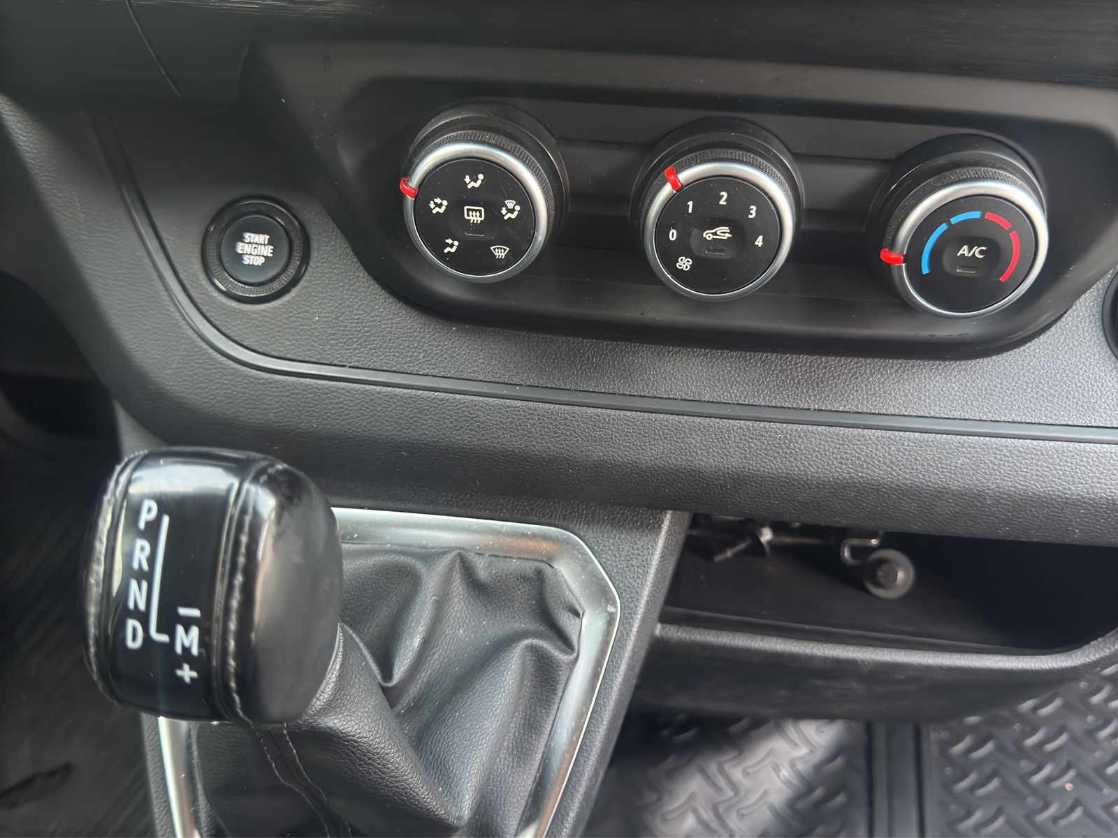 RENAULT Trafic 2.0 Blue dCi 170 Advance L2H1 EDC EN-image-15
