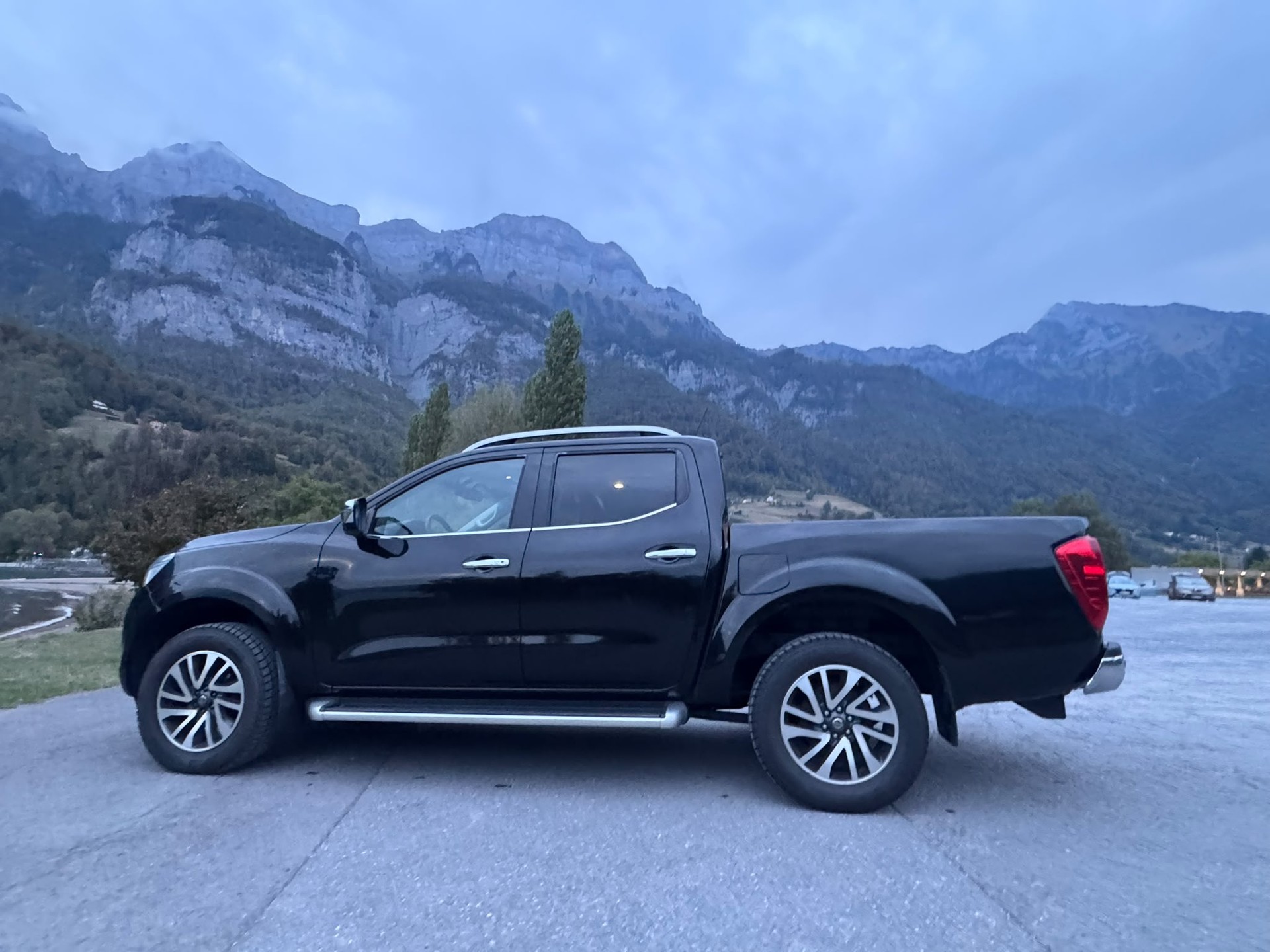 NISSAN Navara Double Cab Tekna 2.3 dCi 4WD Automatic-image-4