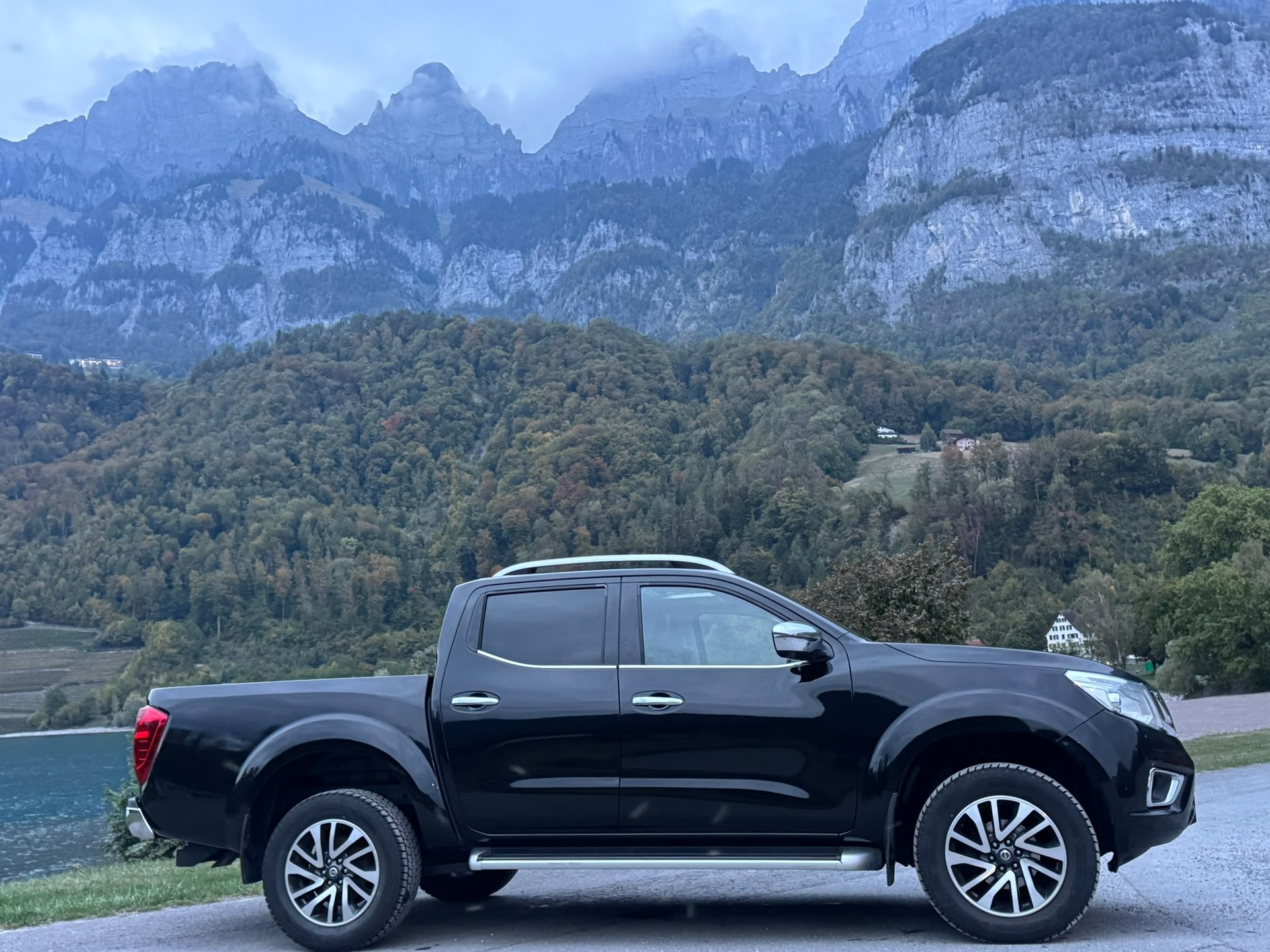NISSAN Navara Double Cab Tekna 2.3 dCi 4WD Automatic-image-3