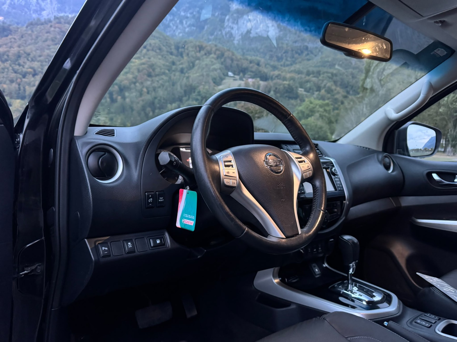 NISSAN Navara Double Cab Tekna 2.3 dCi 4WD Automatic-image-17