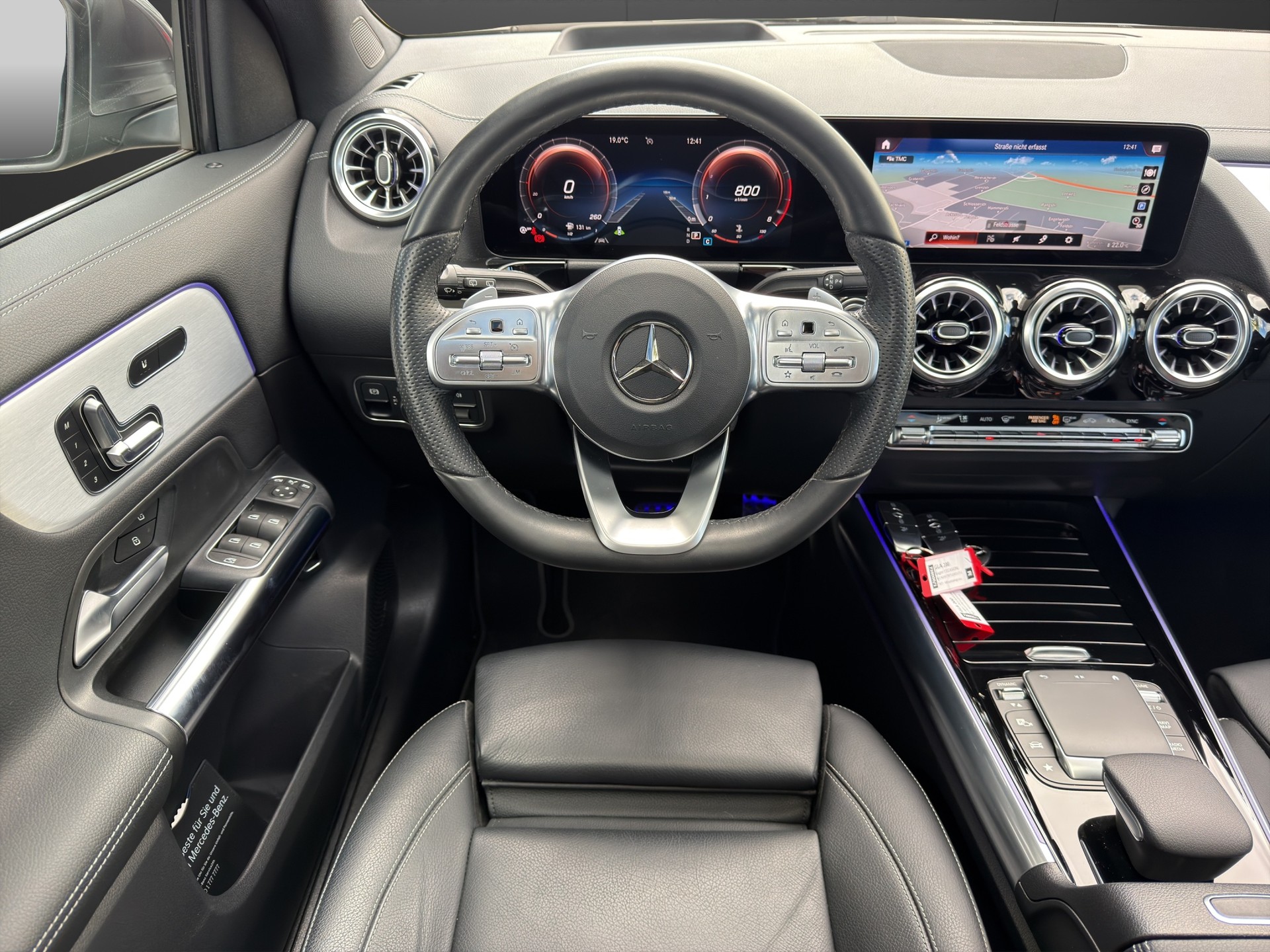 MERCEDES-BENZ GLA 200 AMG Line 7G-DCT Pano/Head Up/AHK-image-11