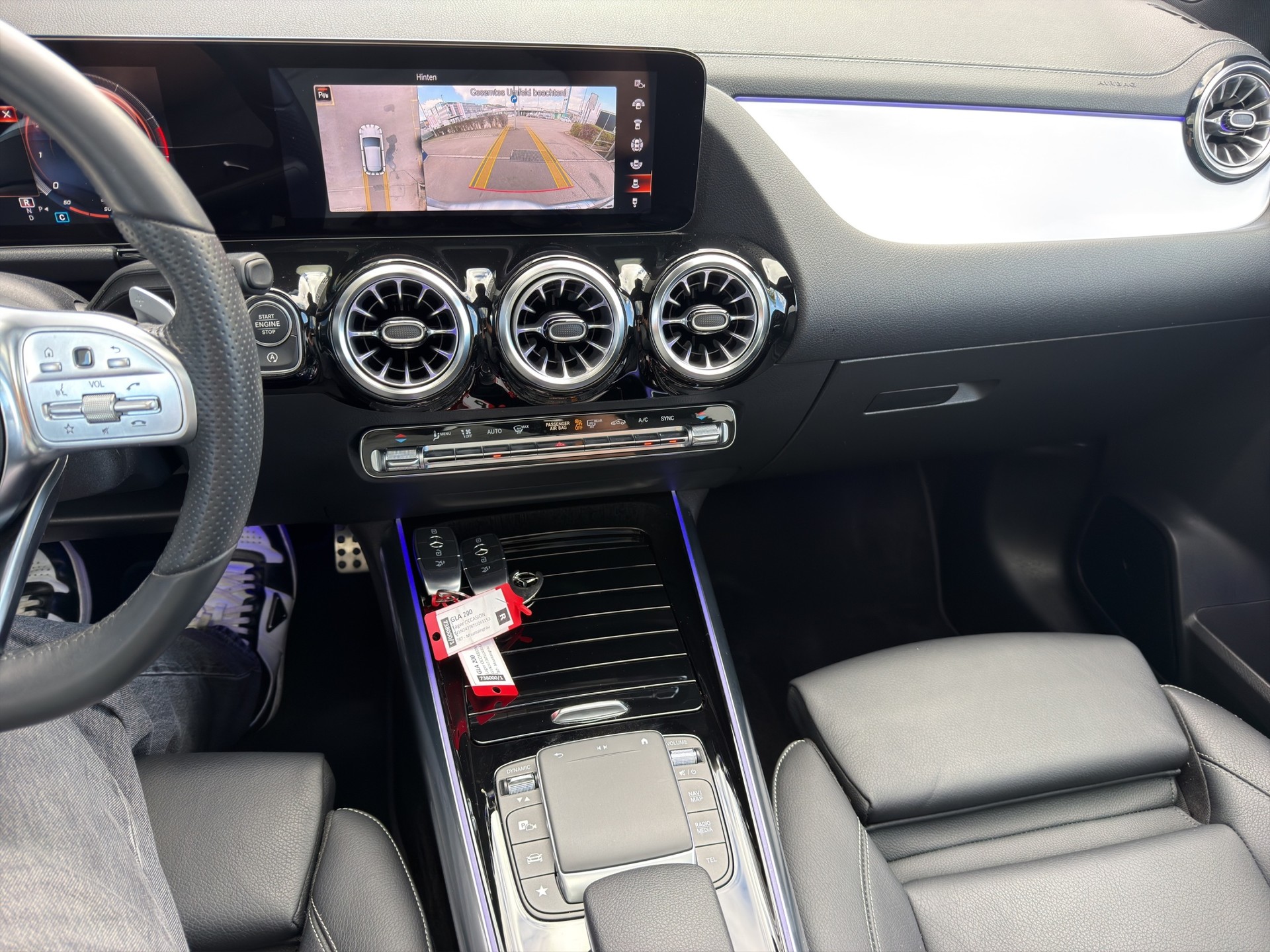 MERCEDES-BENZ GLA 200 AMG Line 7G-DCT Pano/Head Up/AHK-image-18
