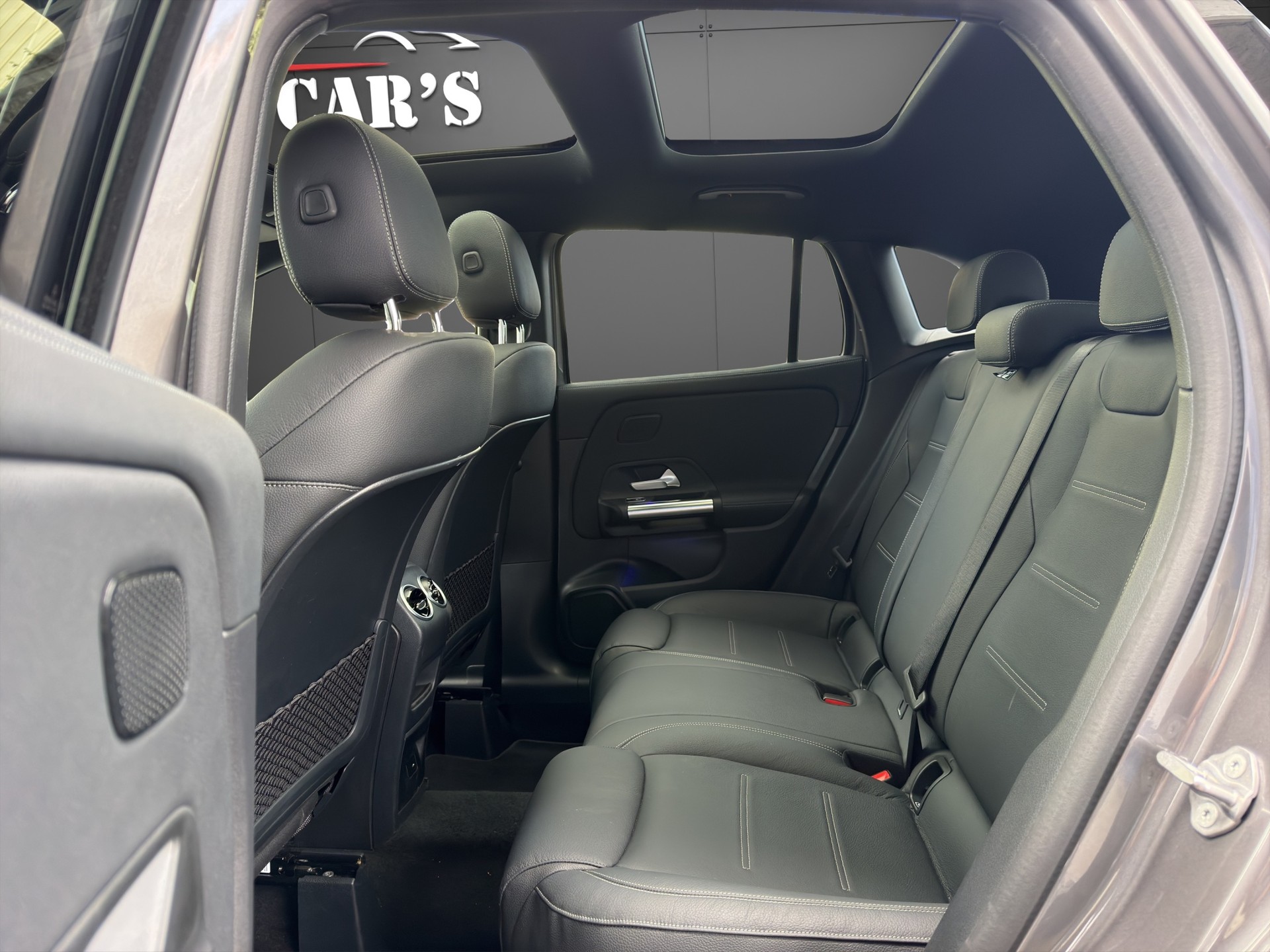 MERCEDES-BENZ GLA 200 AMG Line 7G-DCT Pano/Head Up/AHK-image-14