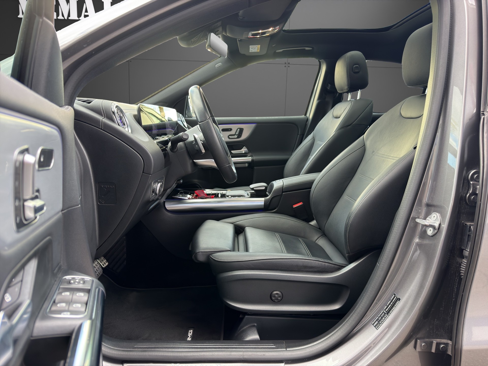 MERCEDES-BENZ GLA 200 AMG Line 7G-DCT Pano/Head Up/AHK-image-12