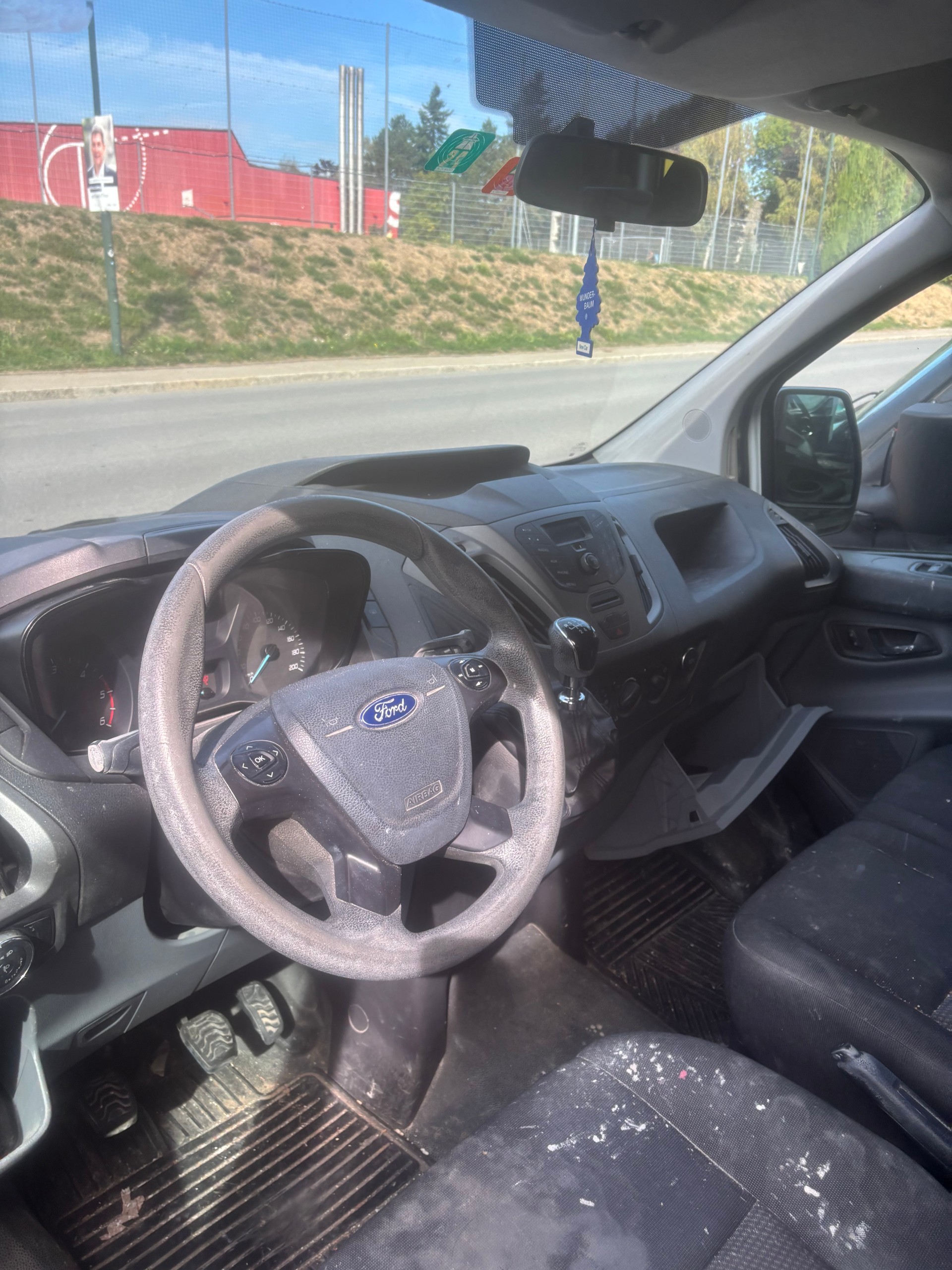 FORD Transit Custom Van 270 L1H1 Ambiente-image-11
