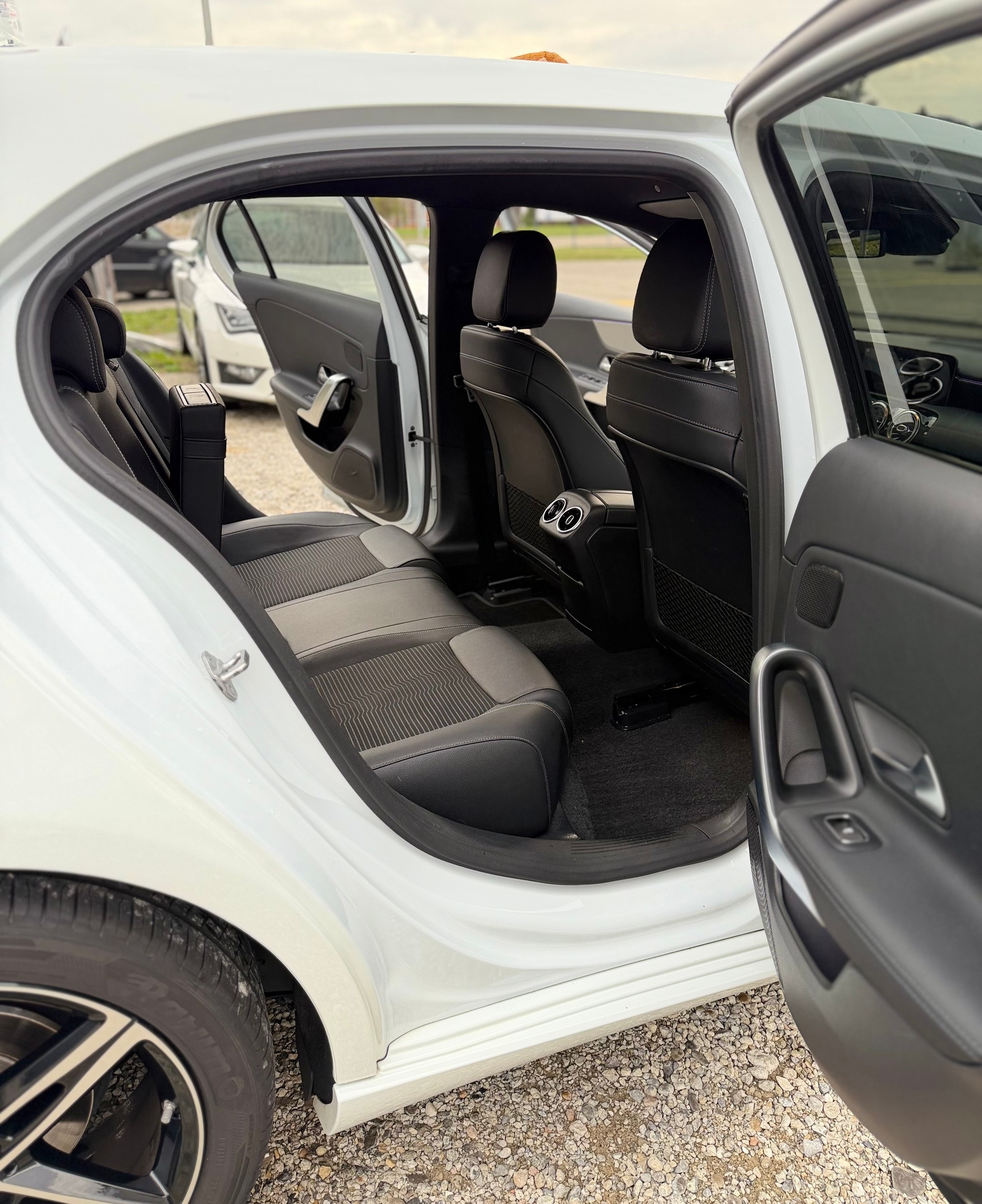 MERCEDES-BENZ A 180 d Progressive**Frisch Ab MFK!**Mit Garantie**Ambiente**Burmester**-image-12
