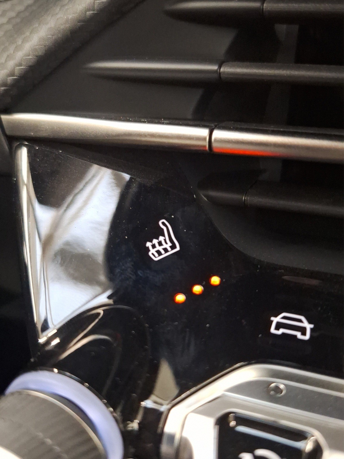 PEUGEOT 208 1.2 Hybrid 145 PS GT Exclusive-image-19