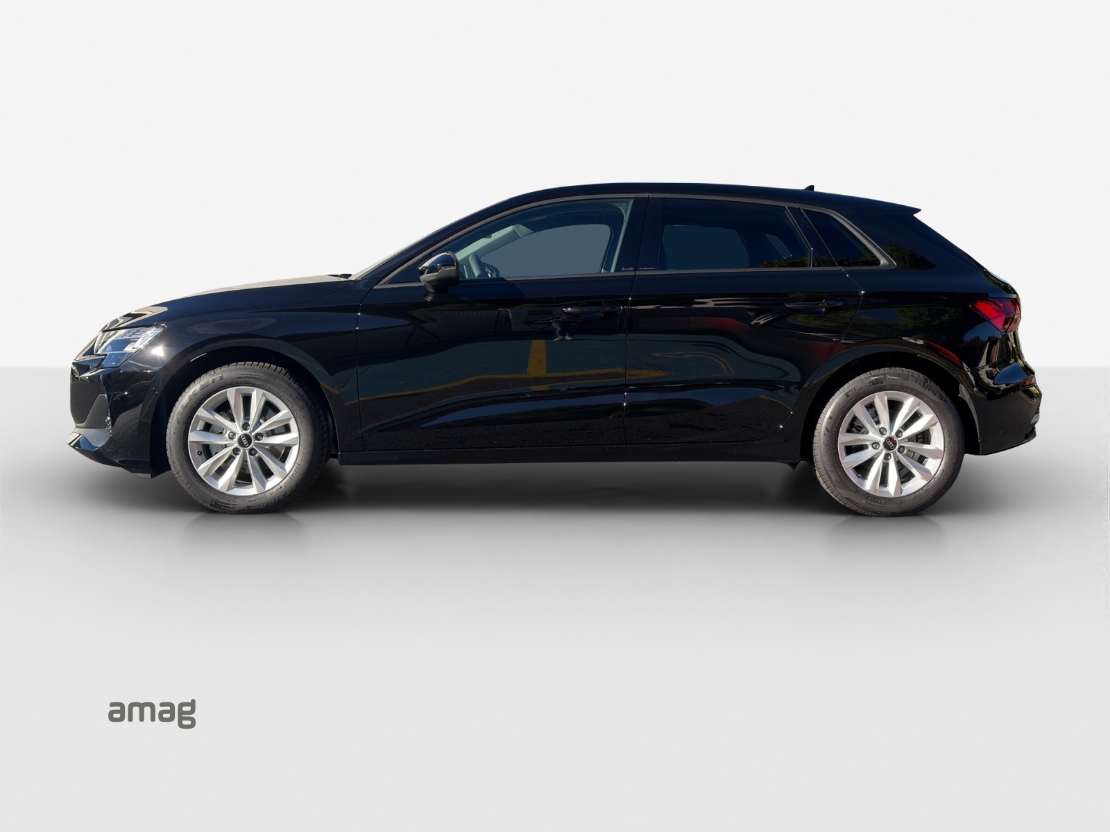 AUDI A3 Sportback TFSI 85 kW Ambition S-tronic-showroom-element-1