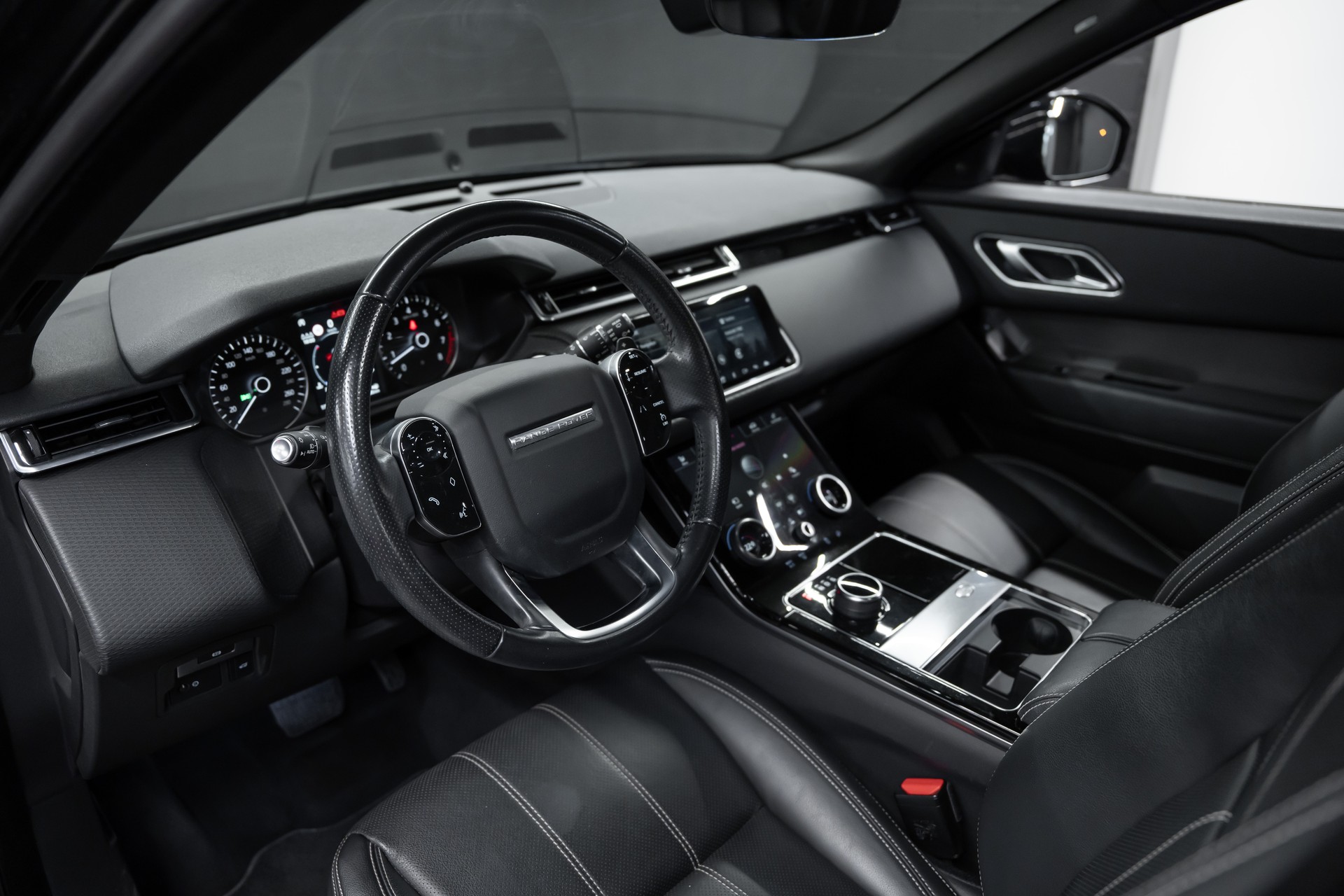 LAND ROVER Range Rover Velar R-Dynamic P 250 SE Automatic-image-9