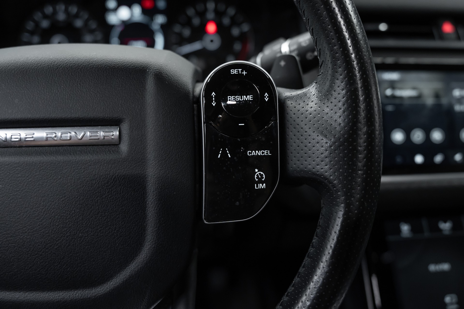LAND ROVER Range Rover Velar R-Dynamic P 250 SE Automatic-image-15
