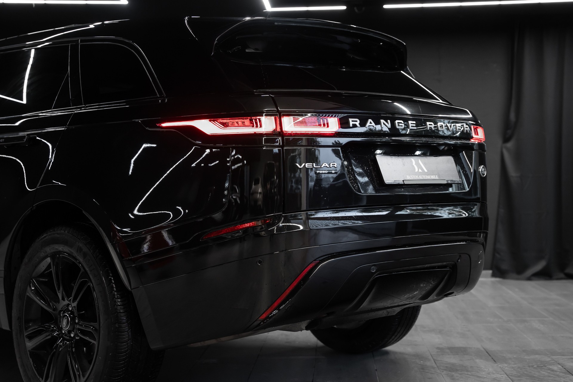LAND ROVER Range Rover Velar R-Dynamic P 250 SE Automatic-image-7