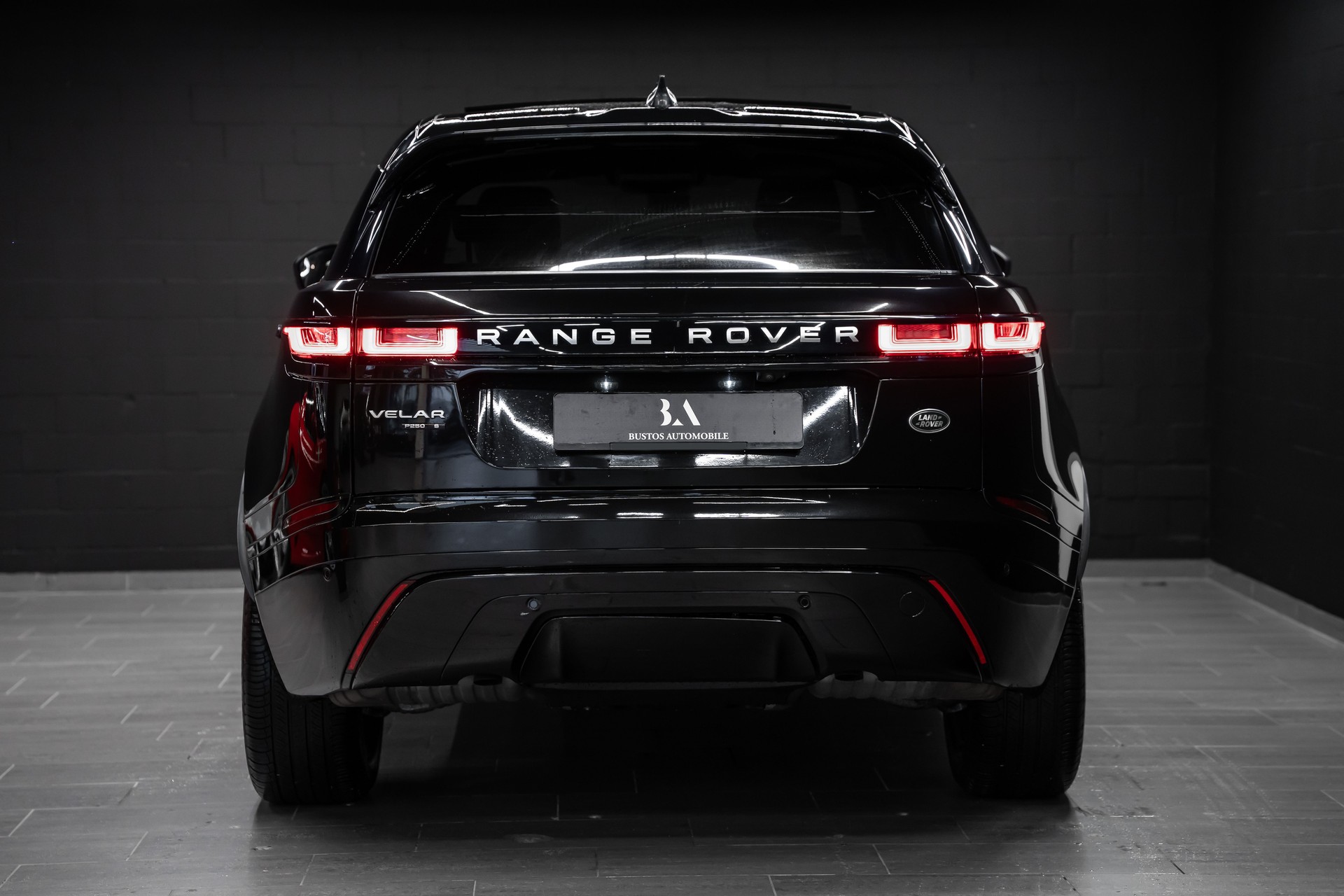 LAND ROVER Range Rover Velar R-Dynamic P 250 SE Automatic-image-8
