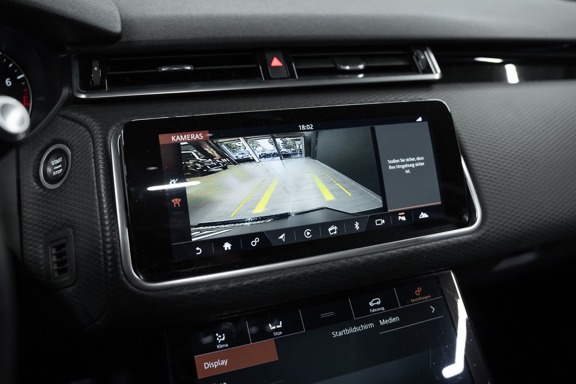 LAND ROVER Range Rover Velar R-Dynamic P 250 SE Automatic-image-13