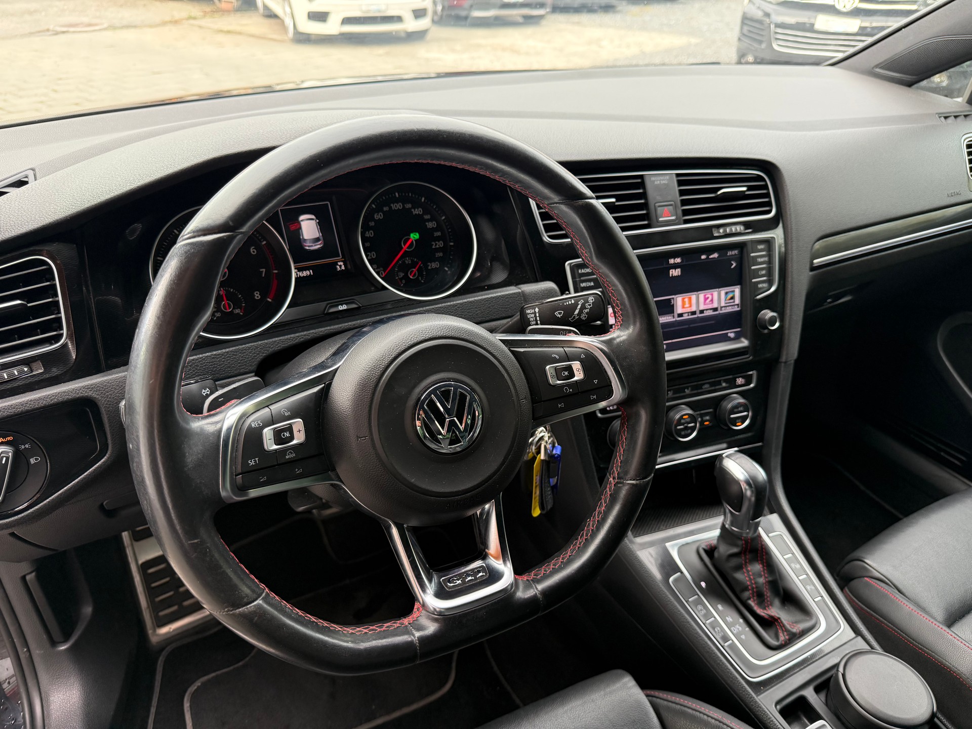VW Golf 2.0 TSI GTI DSG-image-17