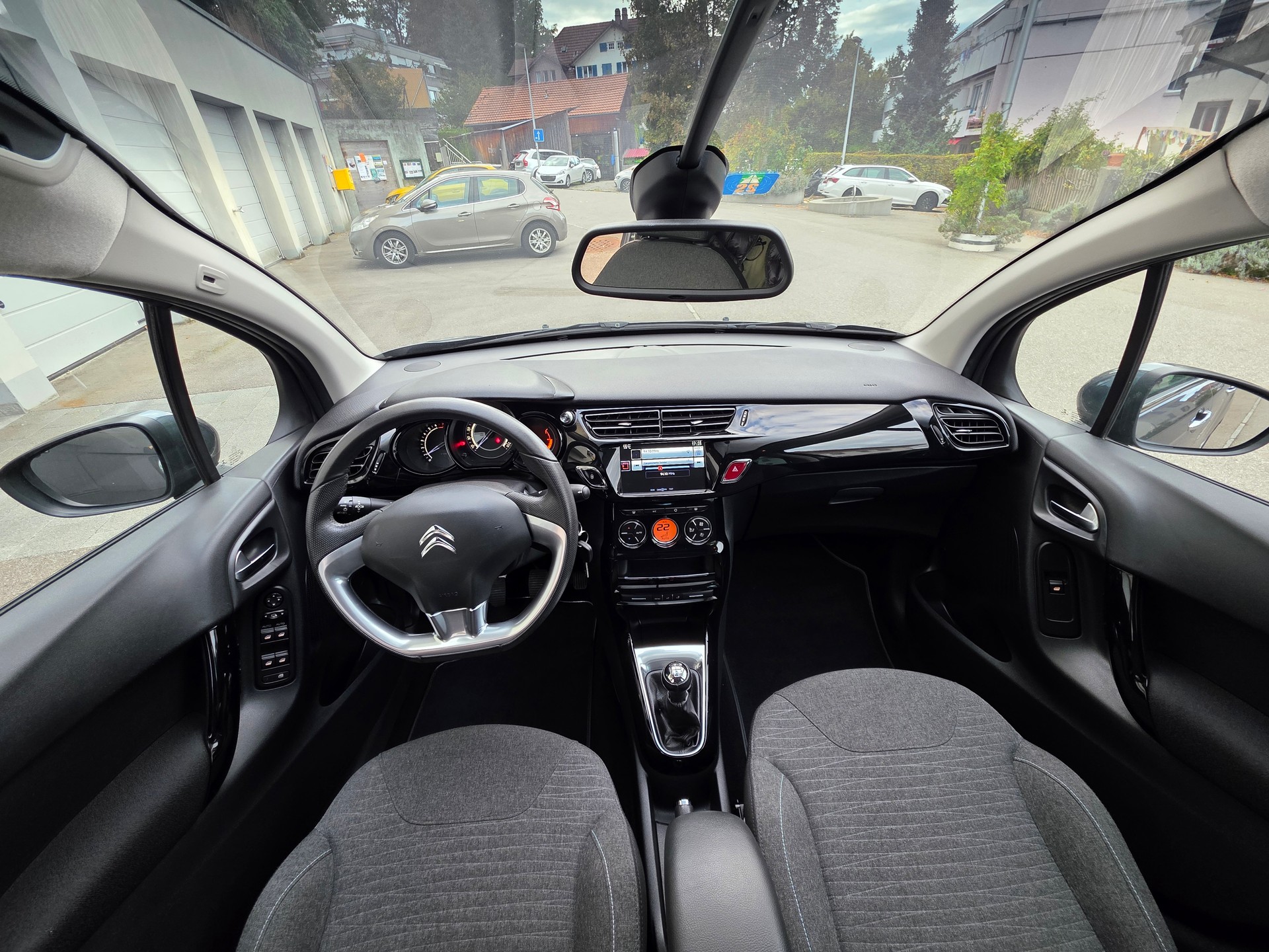 CITROEN C3 1.2i PureTech Exclusive-image-9