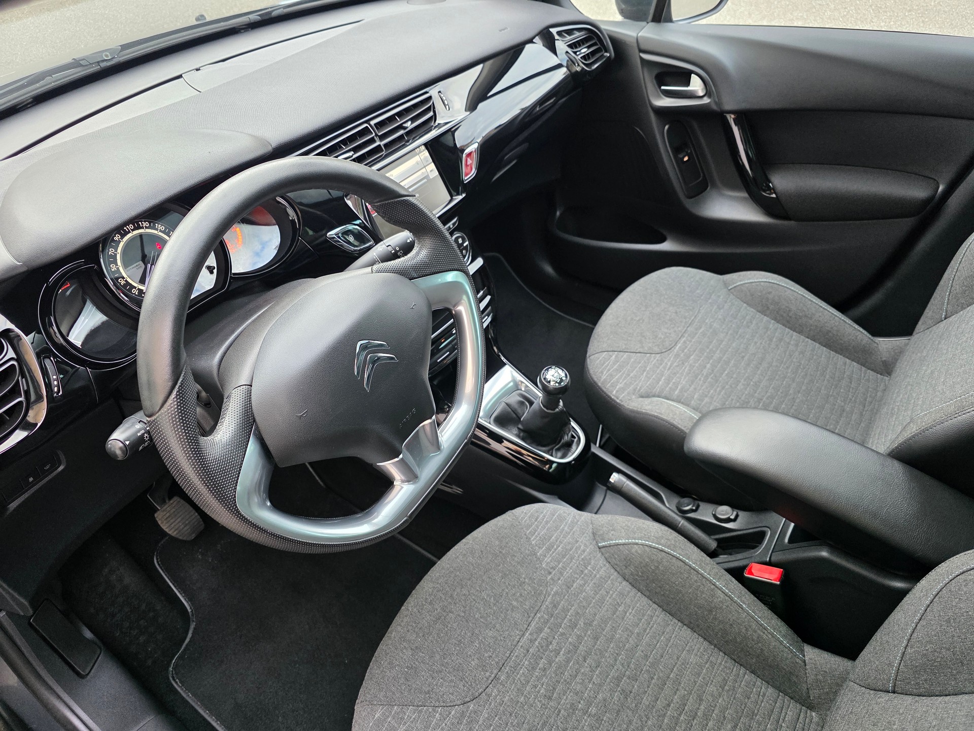 CITROEN C3 1.2i PureTech Exclusive-image-7