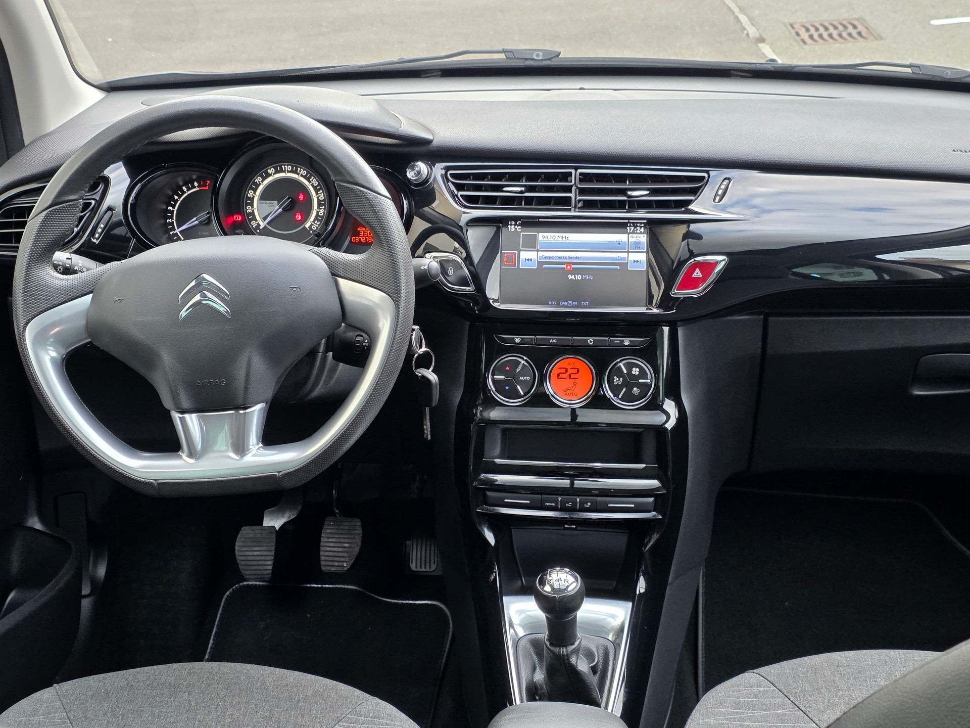 CITROEN C3 1.2i PureTech Exclusive-image-8