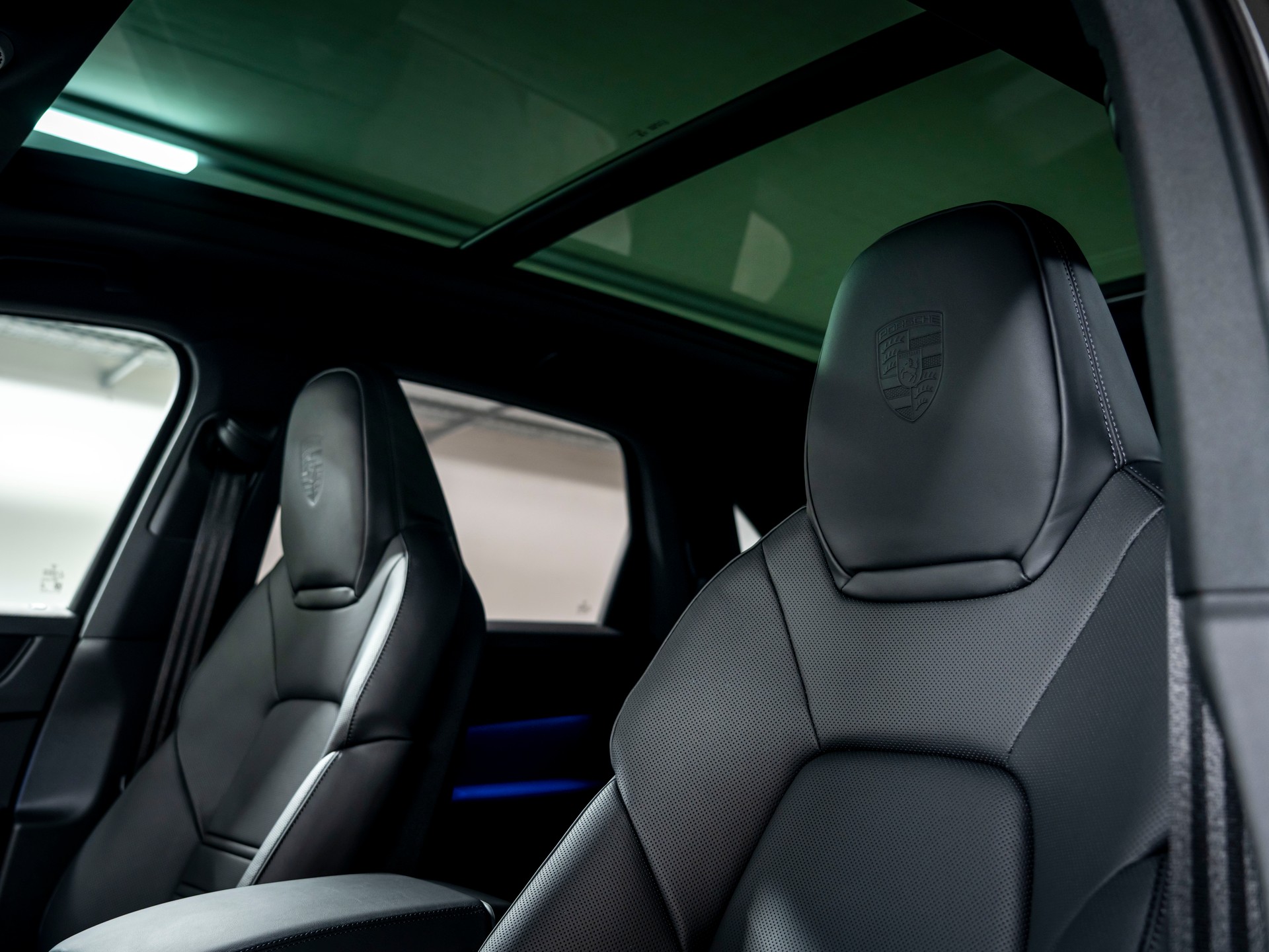 PORSCHE Cayenne Black Edition Tiptronic-image-9