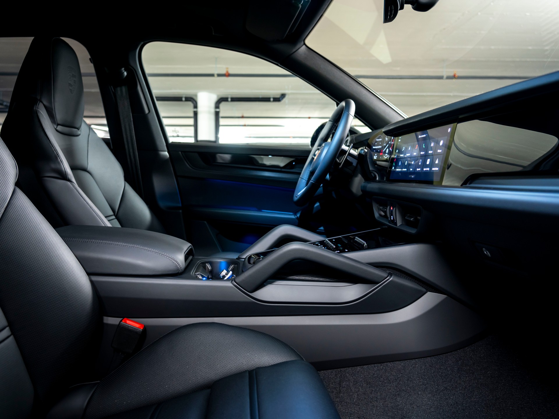 PORSCHE Cayenne Black Edition Tiptronic-image-12