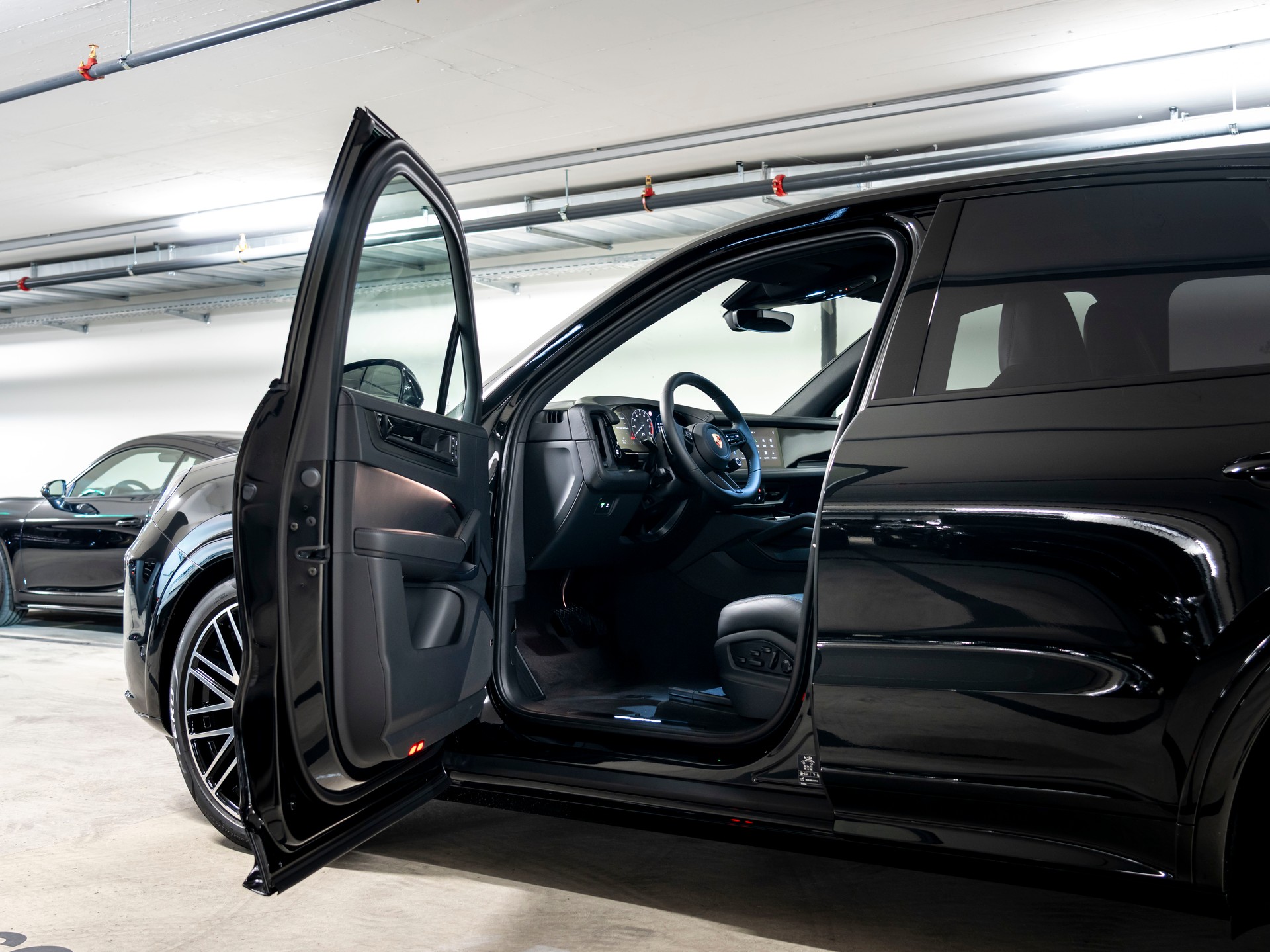PORSCHE Cayenne Black Edition Tiptronic-image-17
