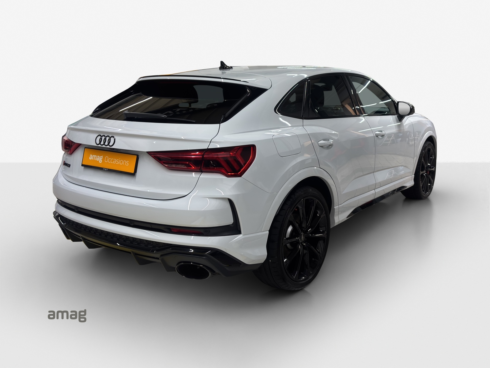 AUDI RS Q3 Sportback quattro S tronic-image-4
