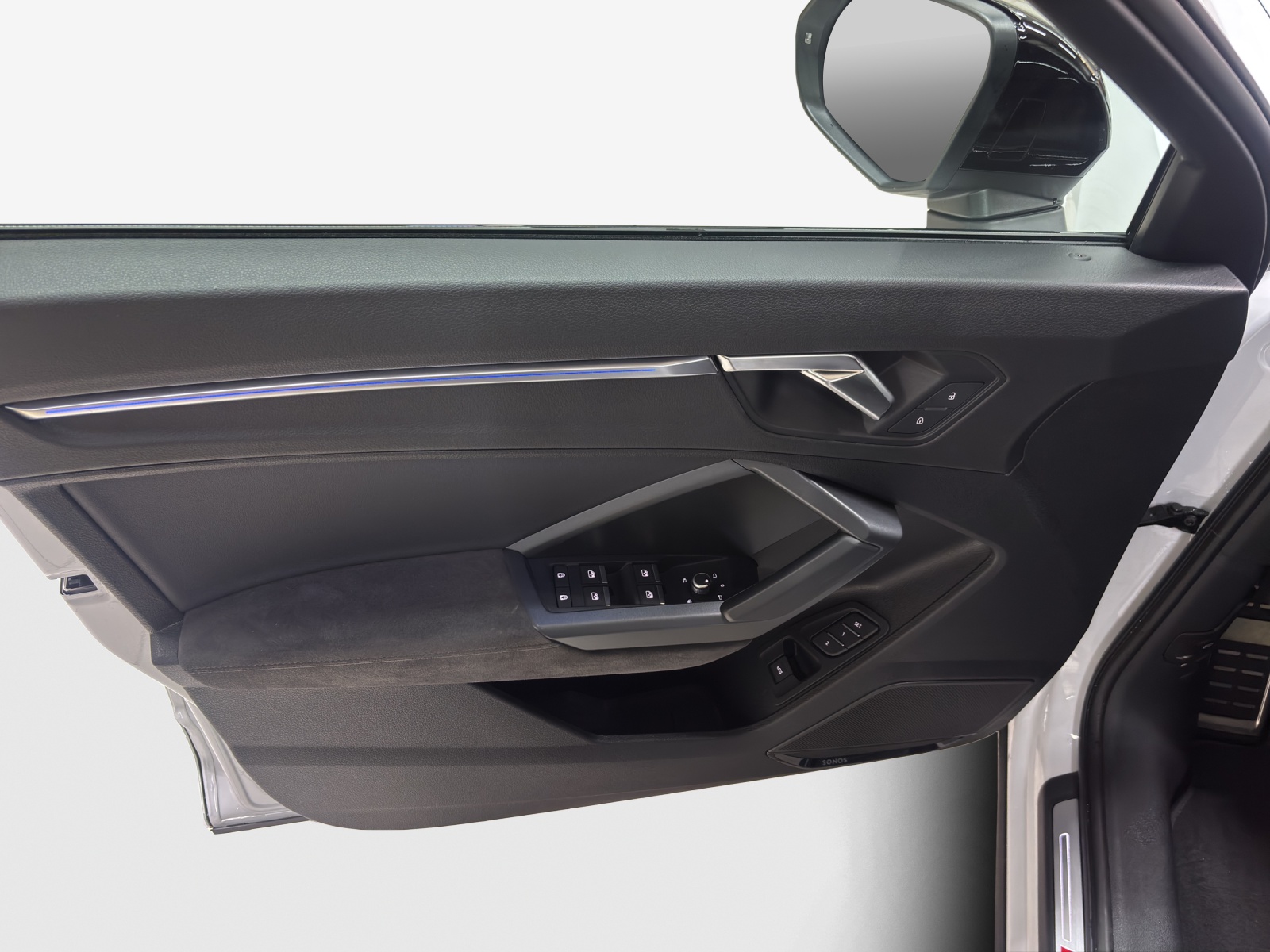 AUDI RS Q3 Sportback quattro S tronic-image-15