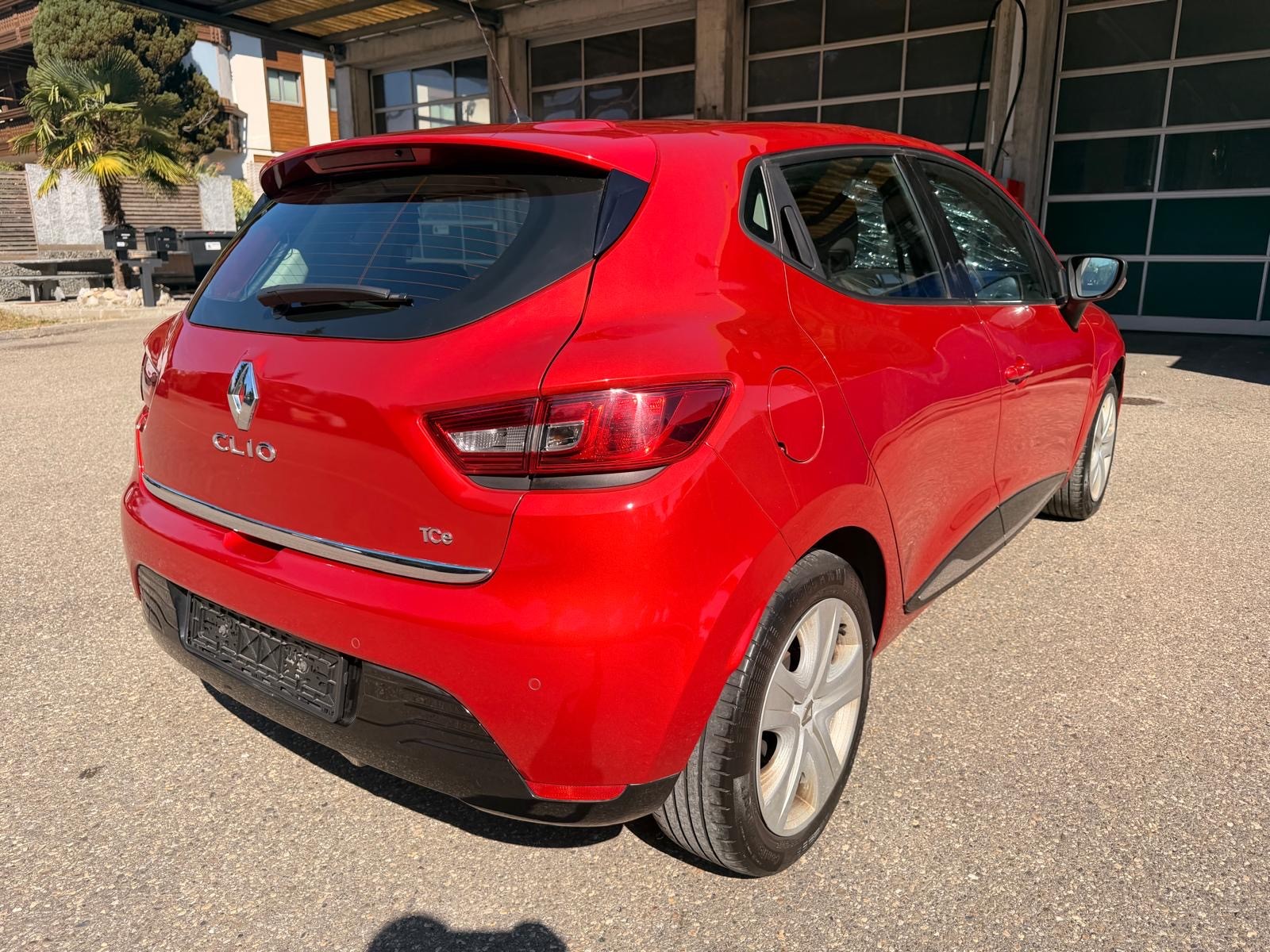 RENAULT Clio 0.9 12V Expression-image-1