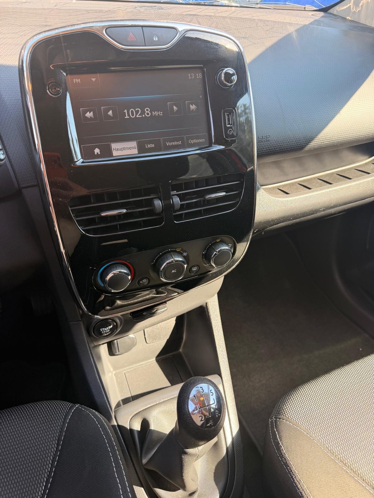 RENAULT Clio 0.9 12V Expression-image-12