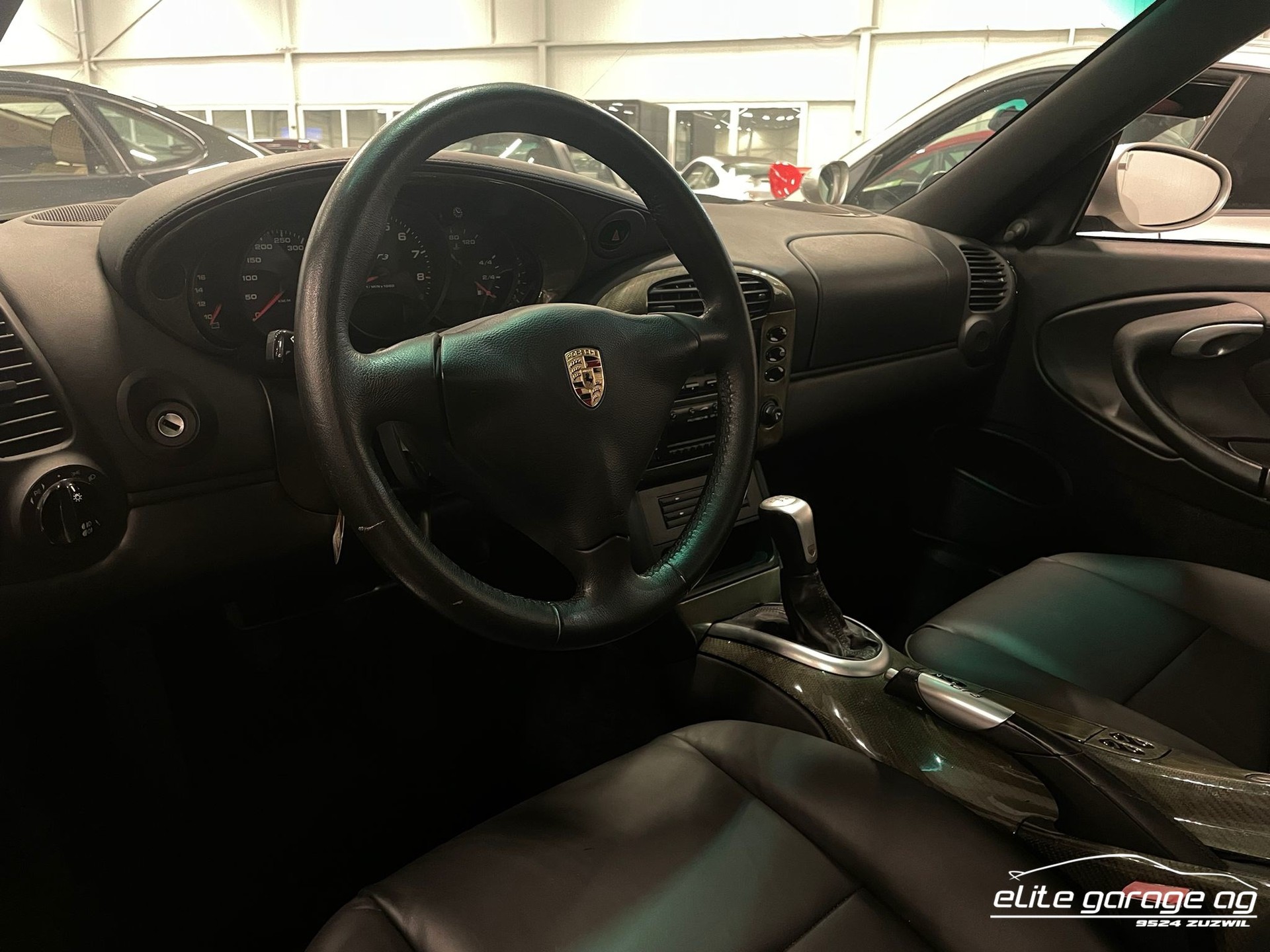 PORSCHE 911 GT3-image-11