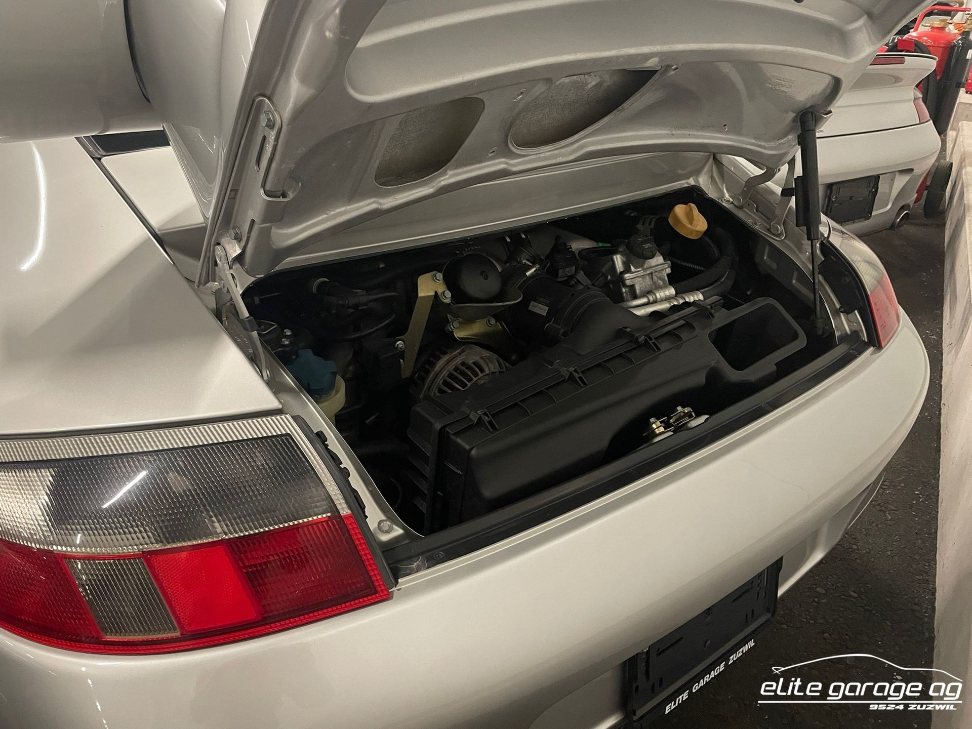 PORSCHE 911 GT3-image-10