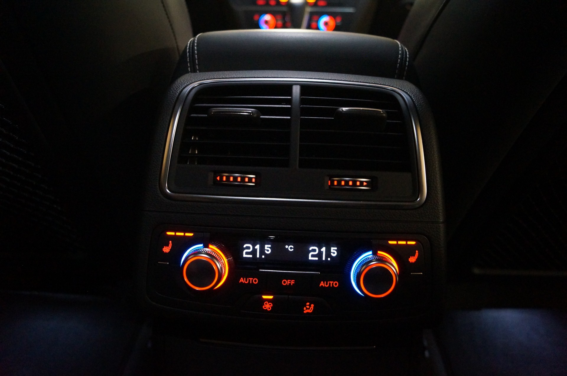 AUDI S7 Sportback 4.0 TFSI V8 quattro-image-15