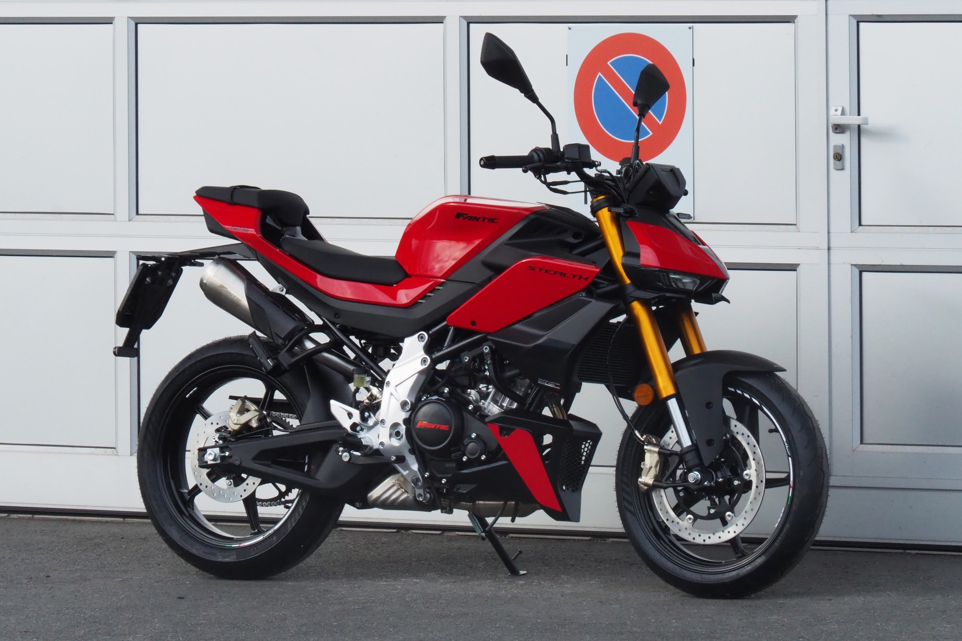 FANTIC STEALTH 125