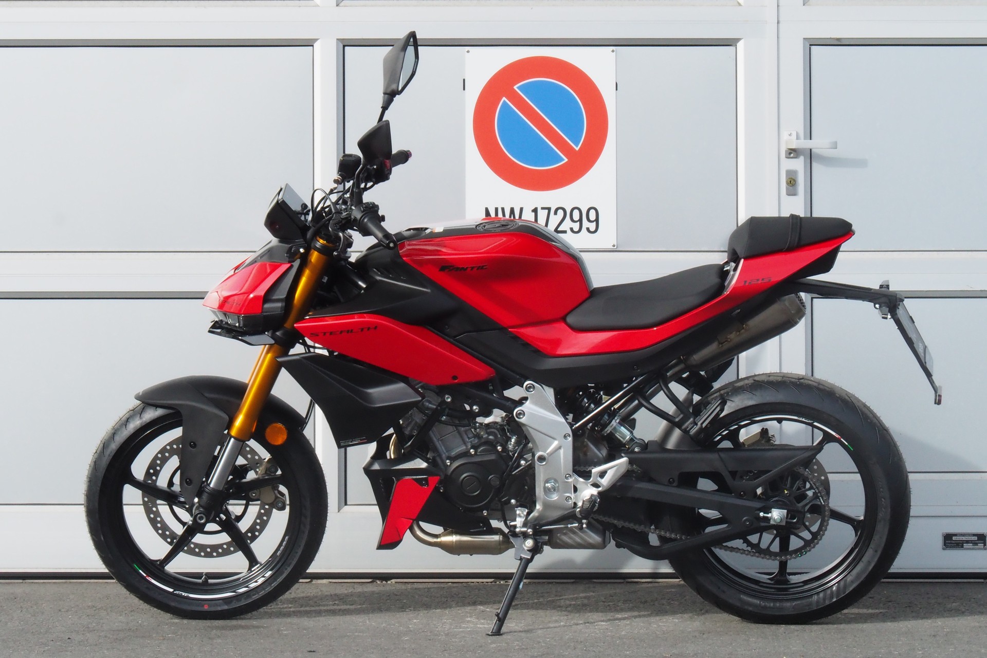 FANTIC STEALTH 125-showroom-element-3