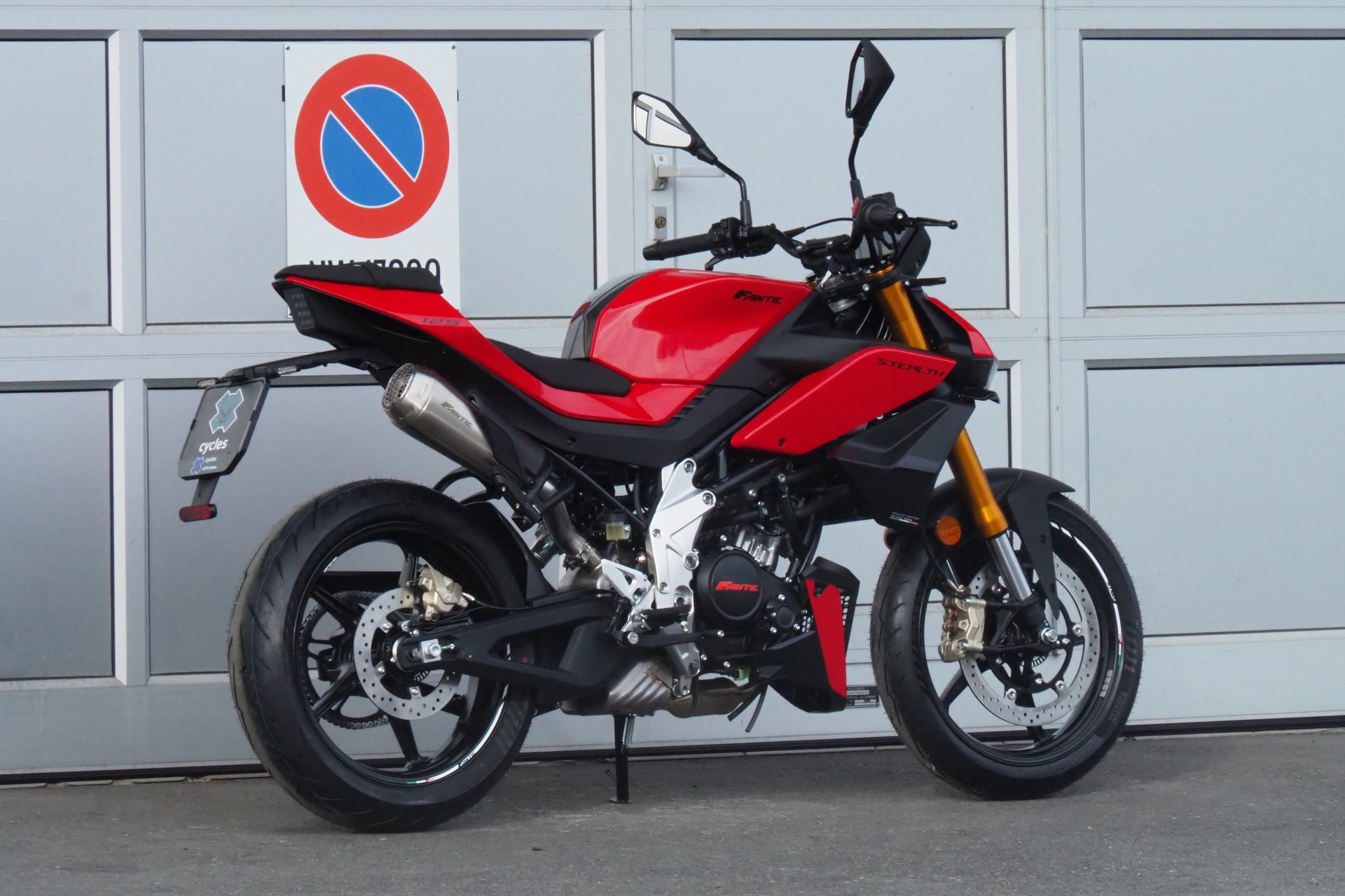 FANTIC STEALTH 125-image-4