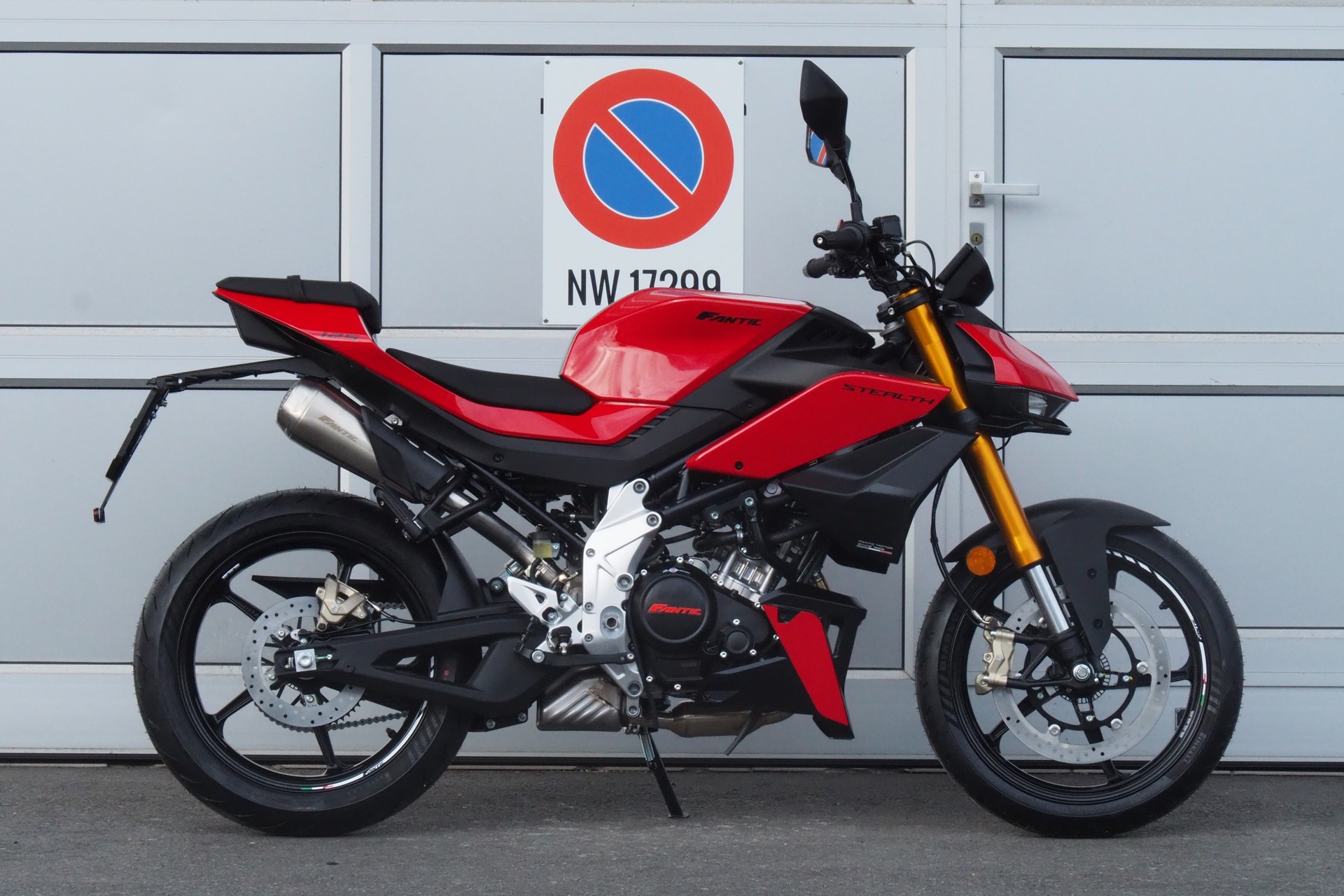 FANTIC STEALTH 125-showroom-element-2