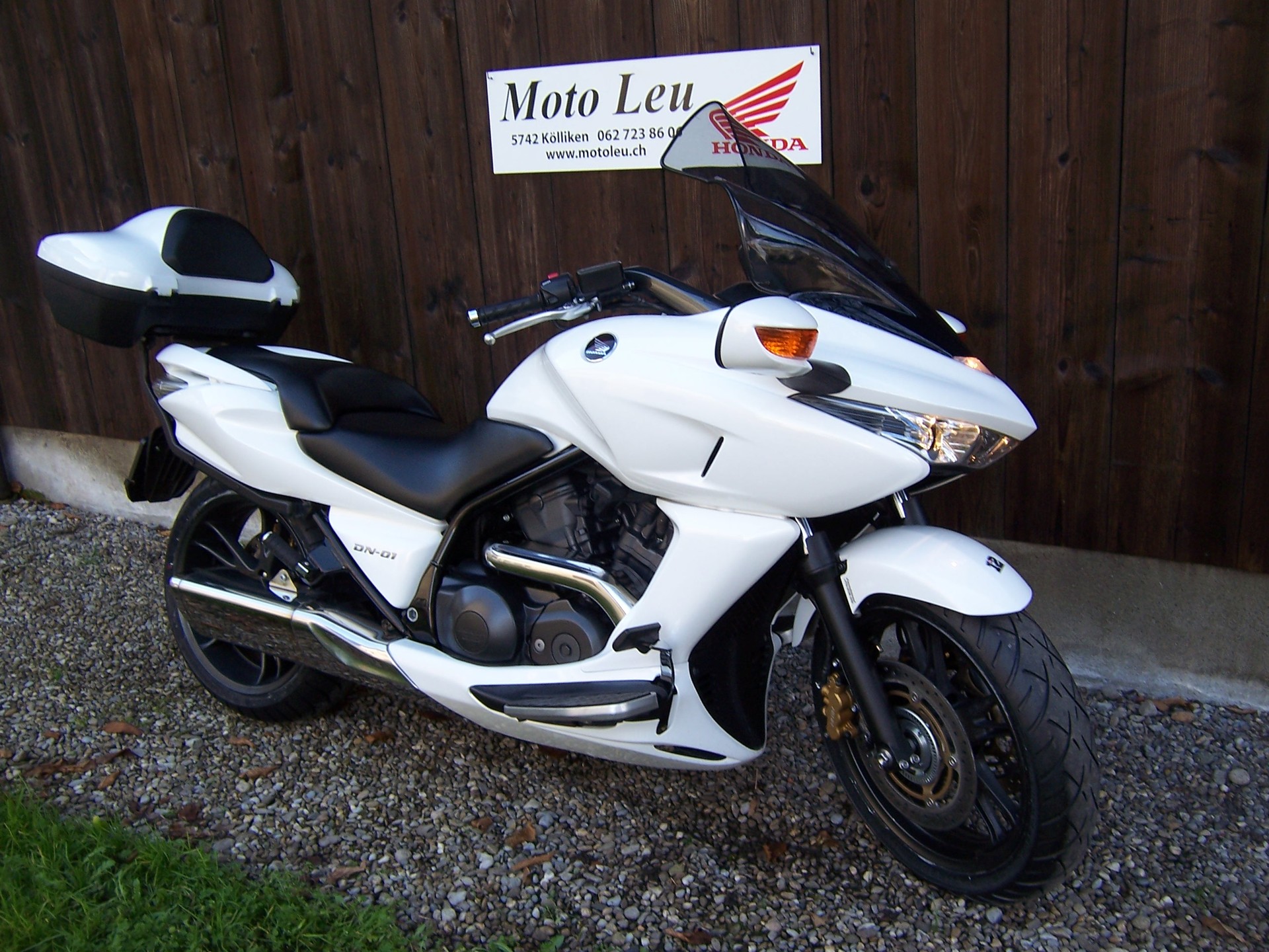 HONDA DN-01 ABS-image-11