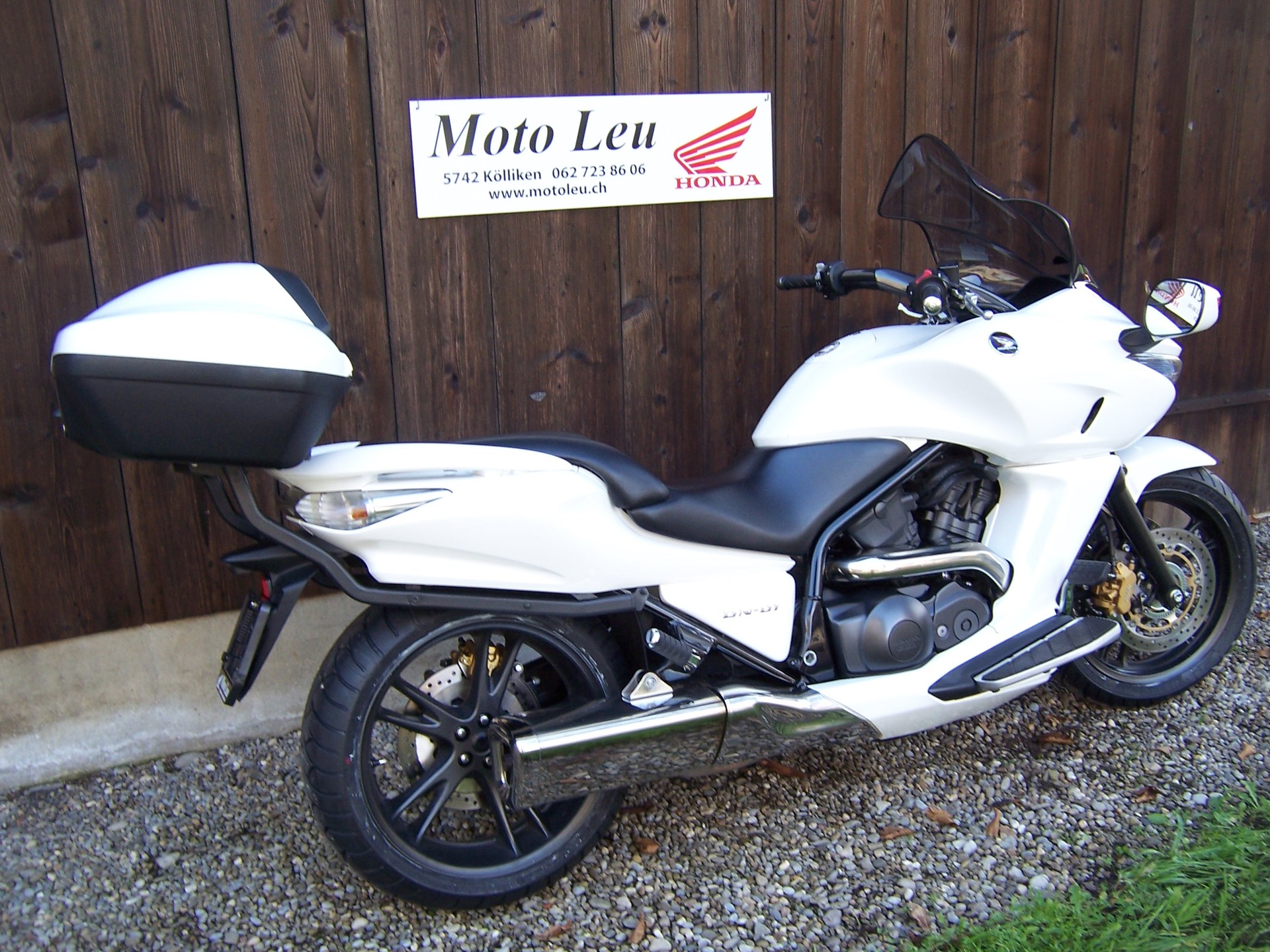 HONDA DN-01 ABS-image-4
