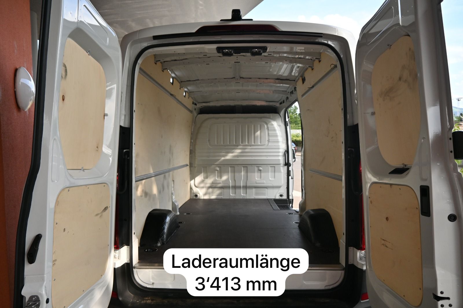 MAXUS Deliver 9 BASE RWD L3H2 2.0-image-5