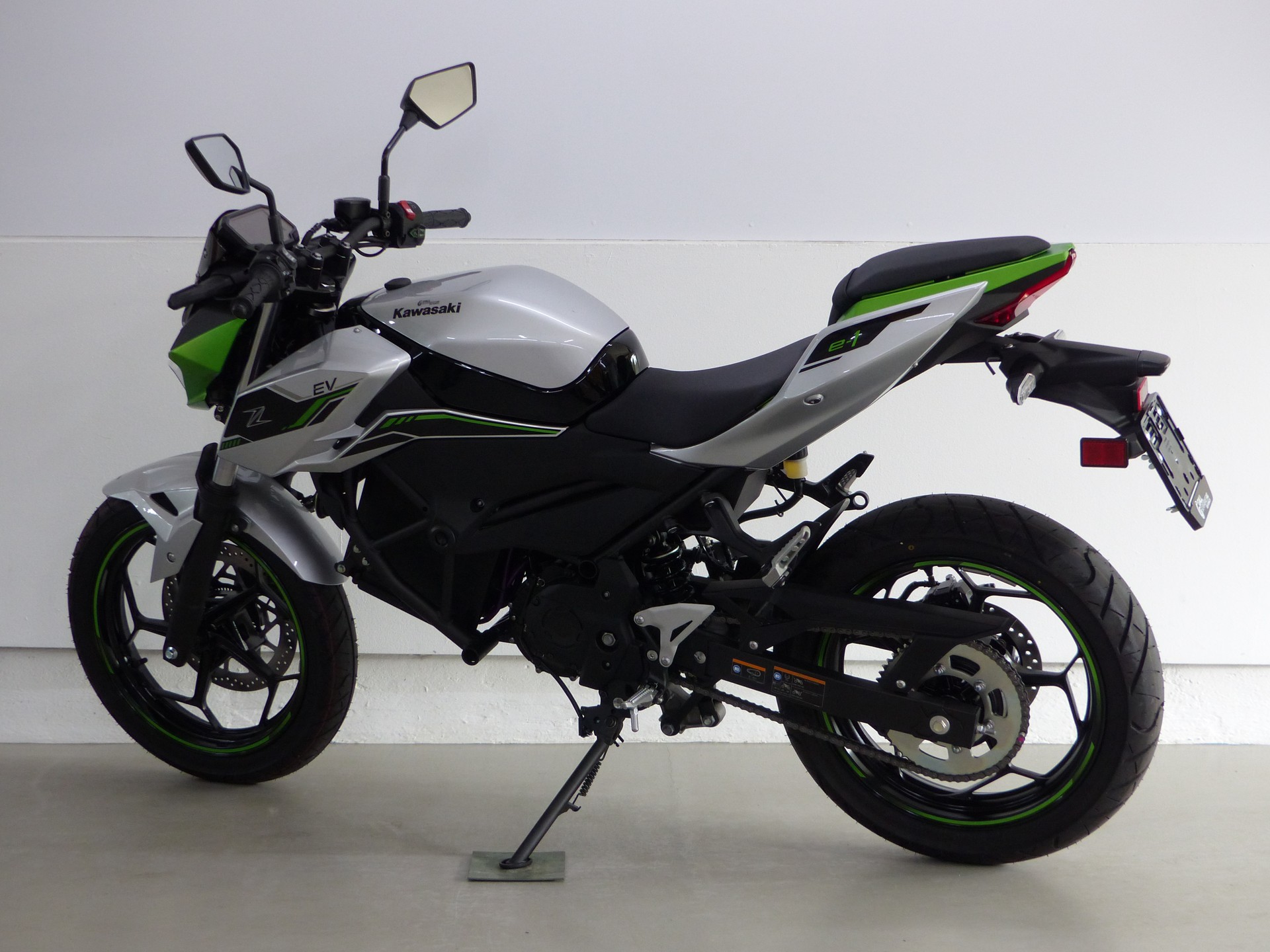 KAWASAKI Z e-1-showroom-element-3