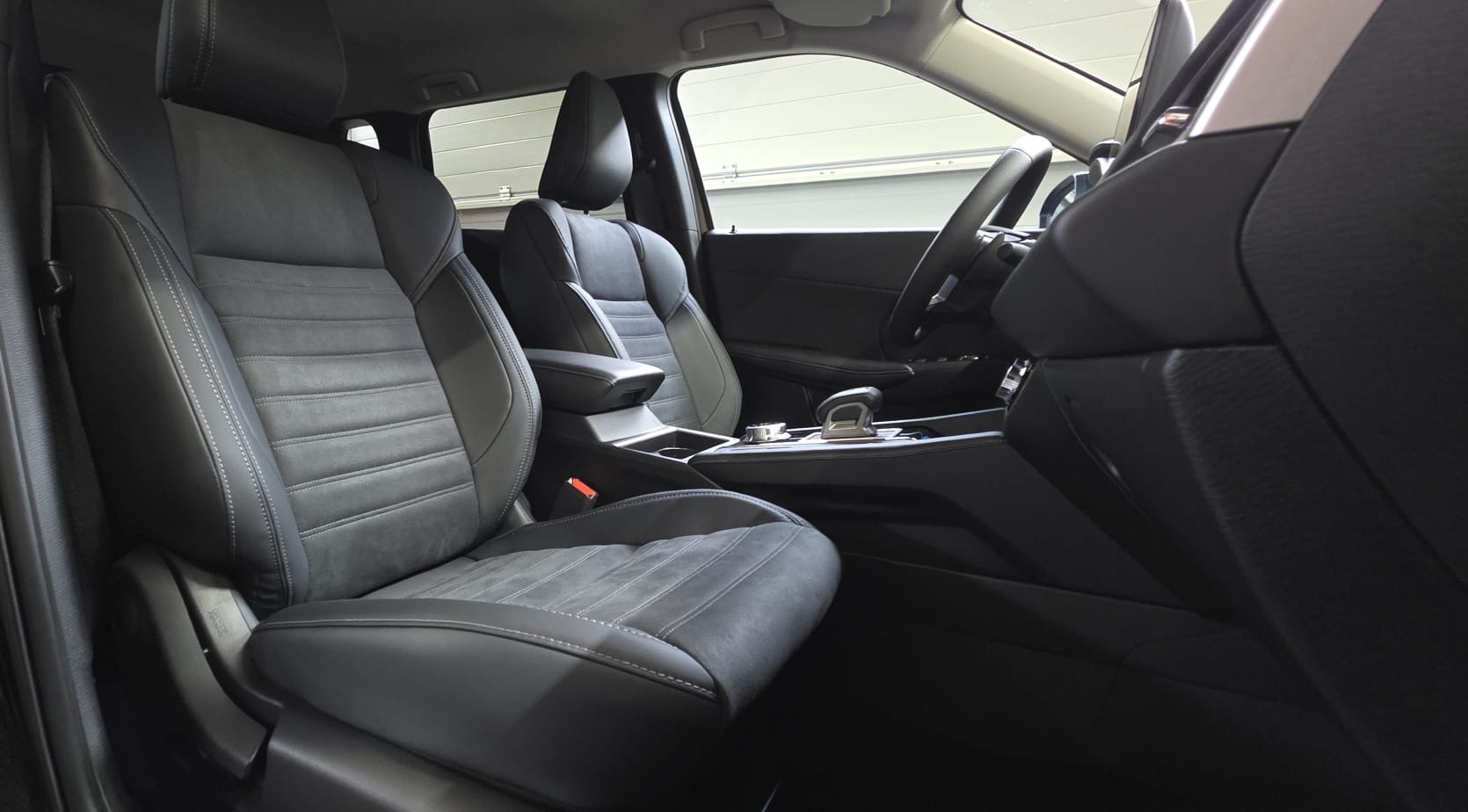 MITSUBISHI Outlander 2.4 PHEV Invite 4WD Automatic-image-24
